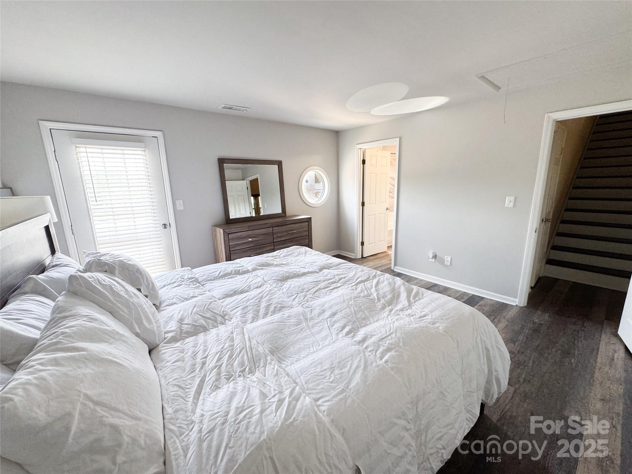 9211 Ravenwing Drive #9211 — Charlotte
