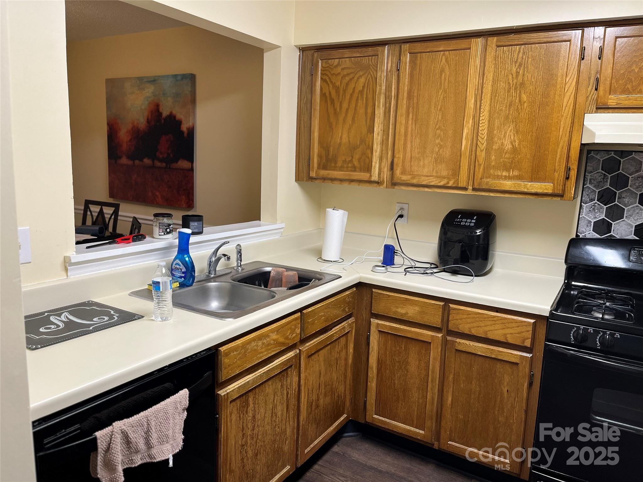 6011 Treetop Court — Charlotte