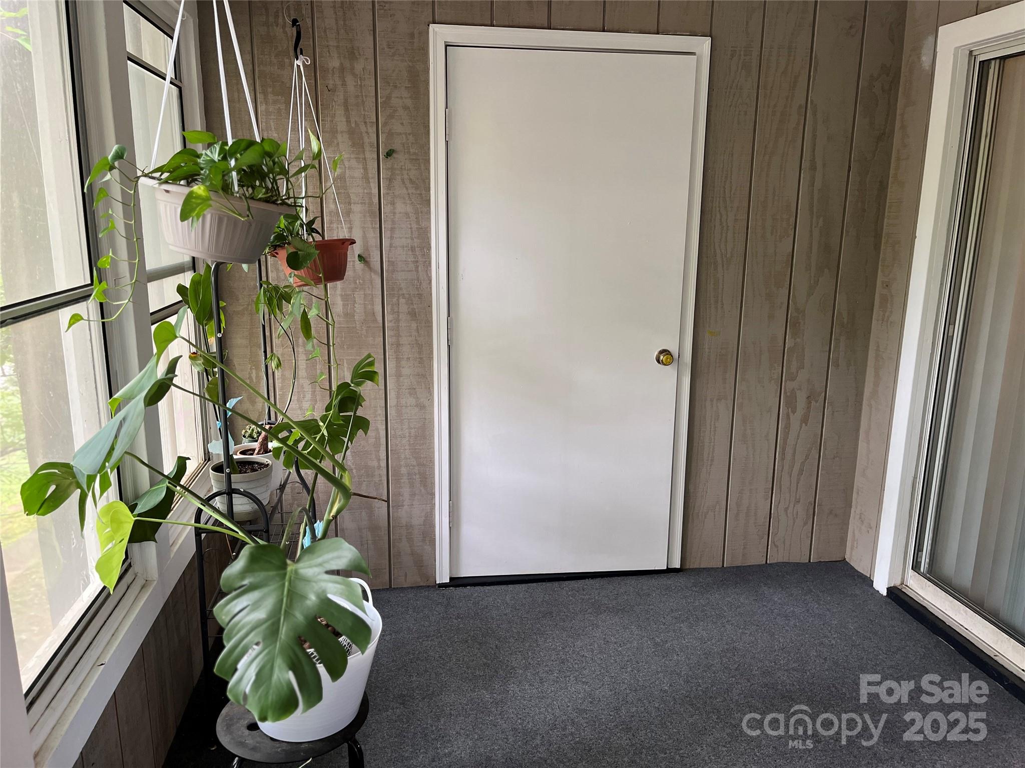 6011 Treetop Court — Charlotte