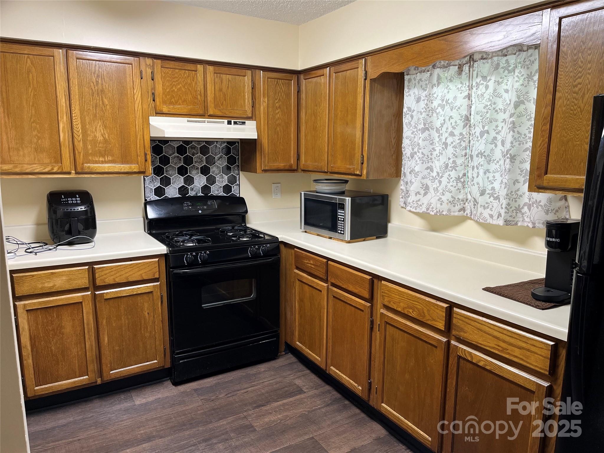 6011 Treetop Court — Charlotte