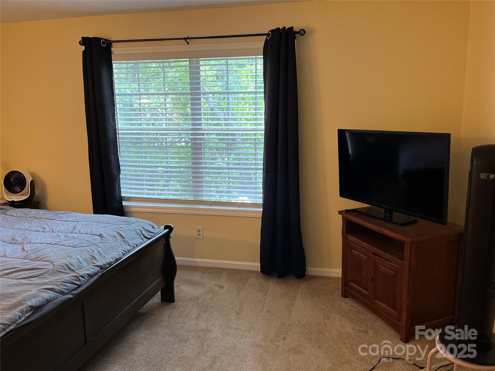 6011 Treetop Court — Charlotte