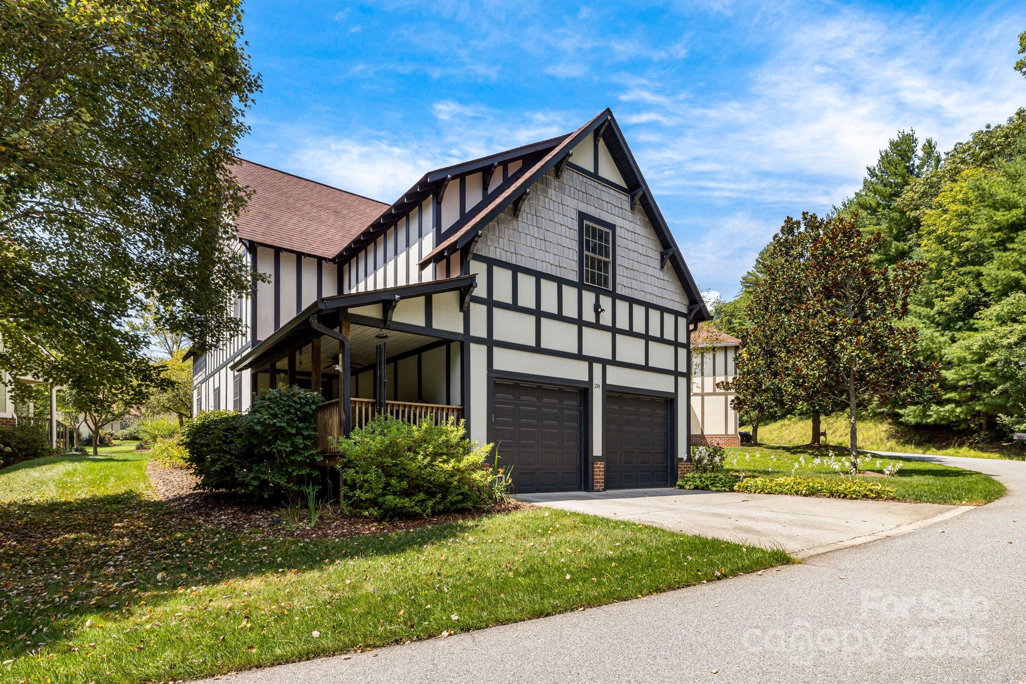 28 Trafalgar Circle — Asheville