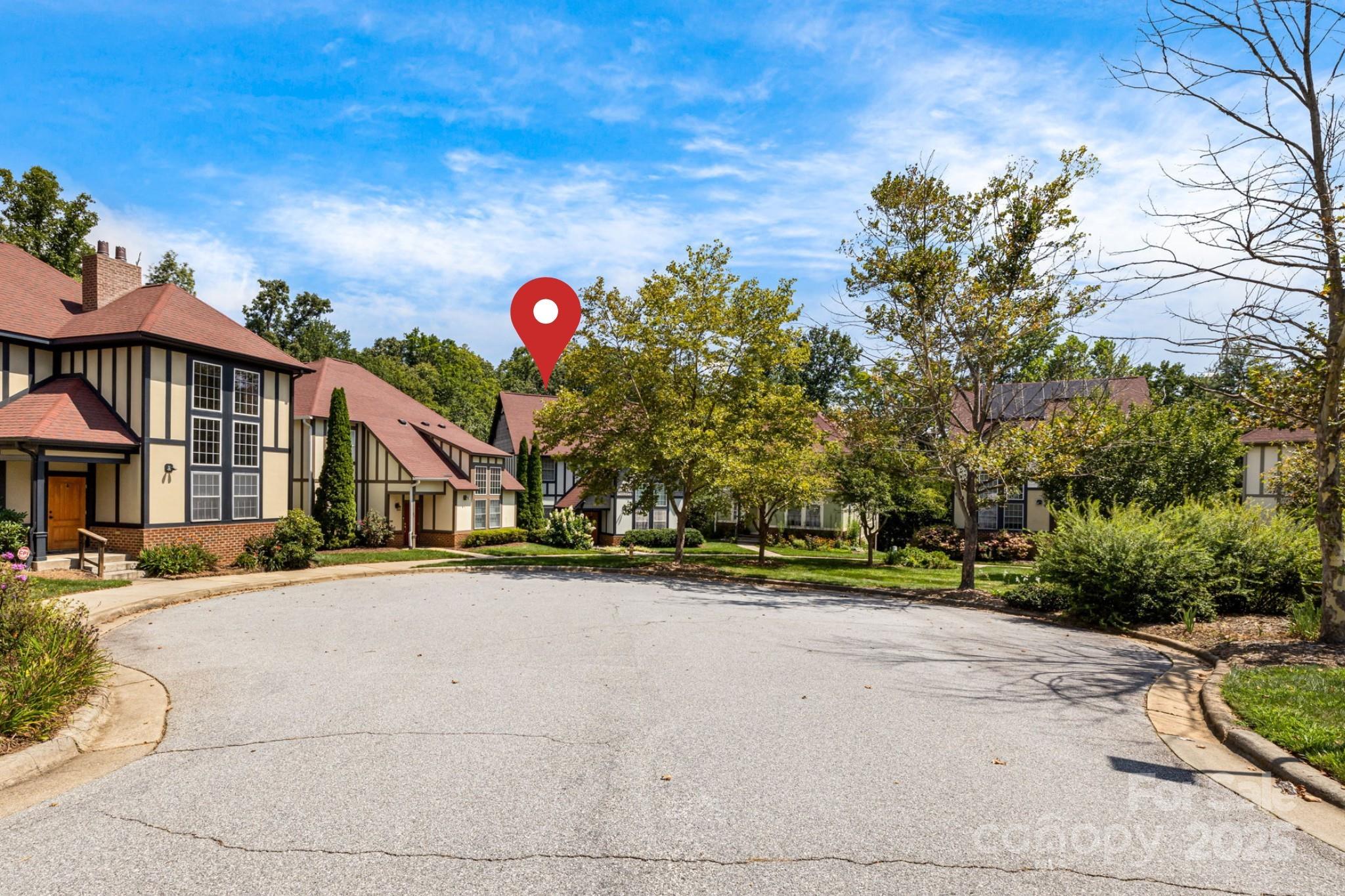 28 Trafalgar Circle — Asheville