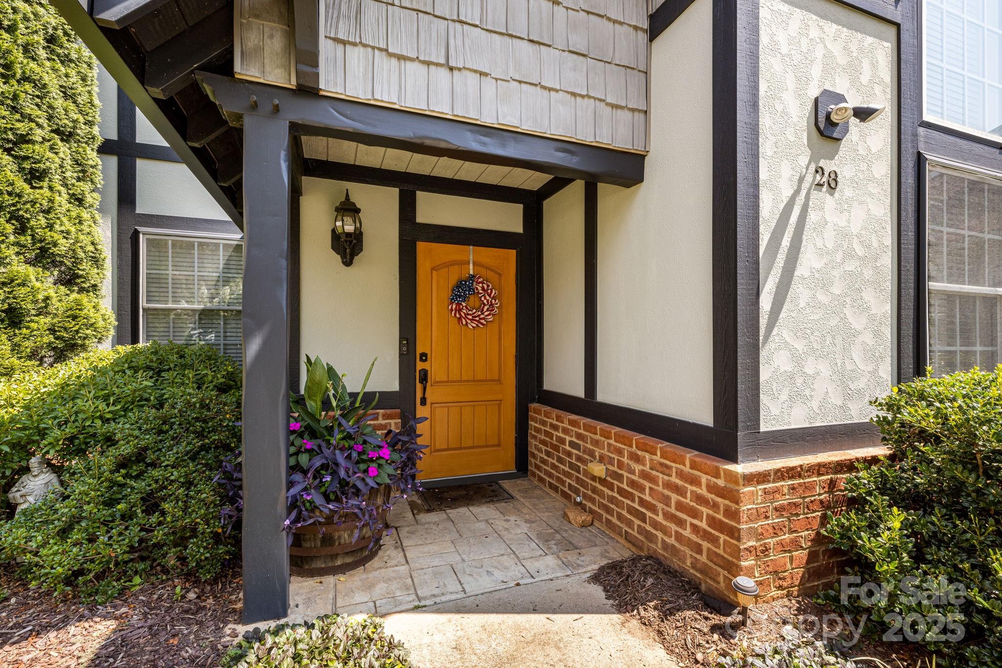 28 Trafalgar Circle — Asheville
