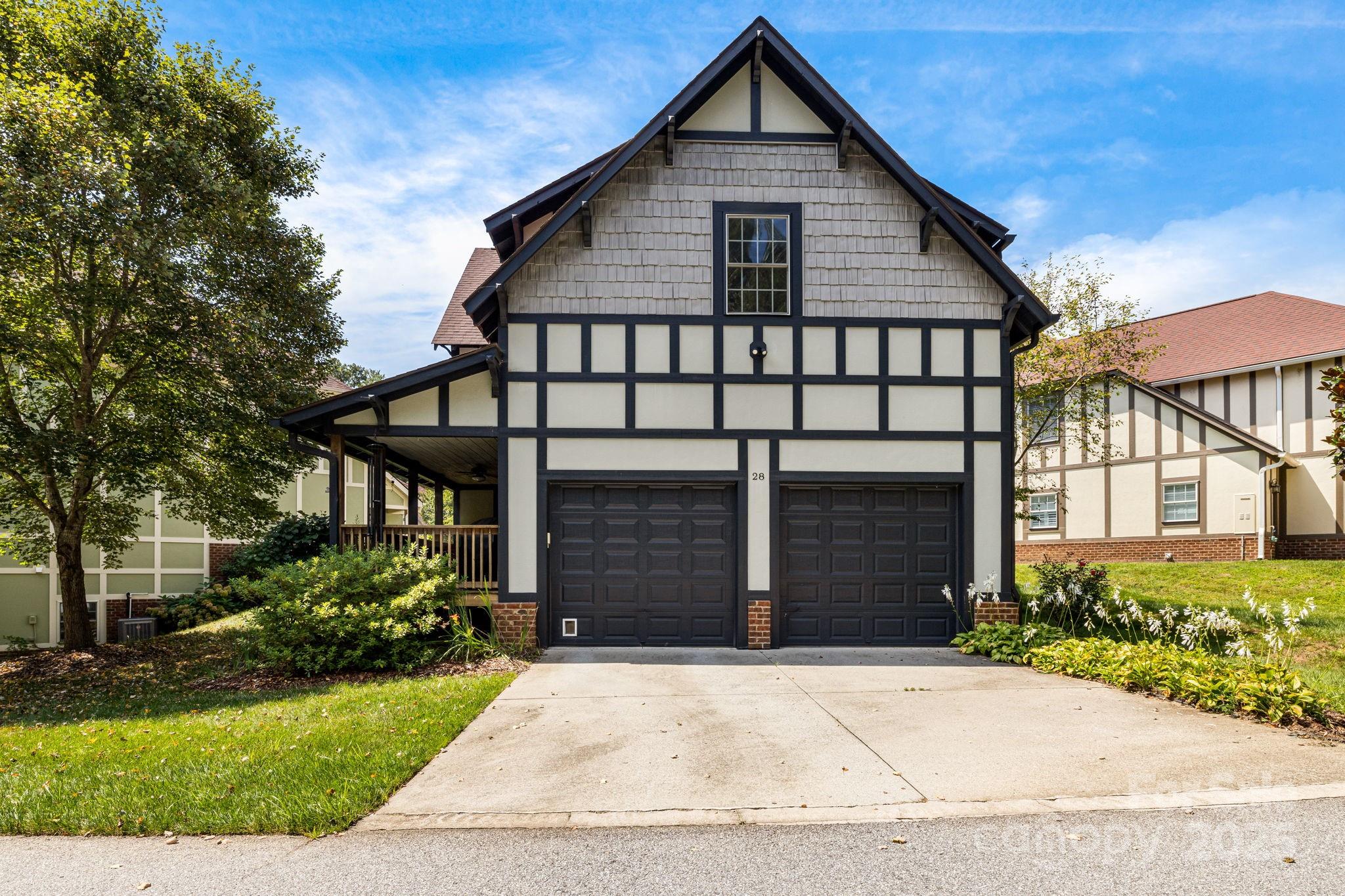 28 Trafalgar Circle — Asheville