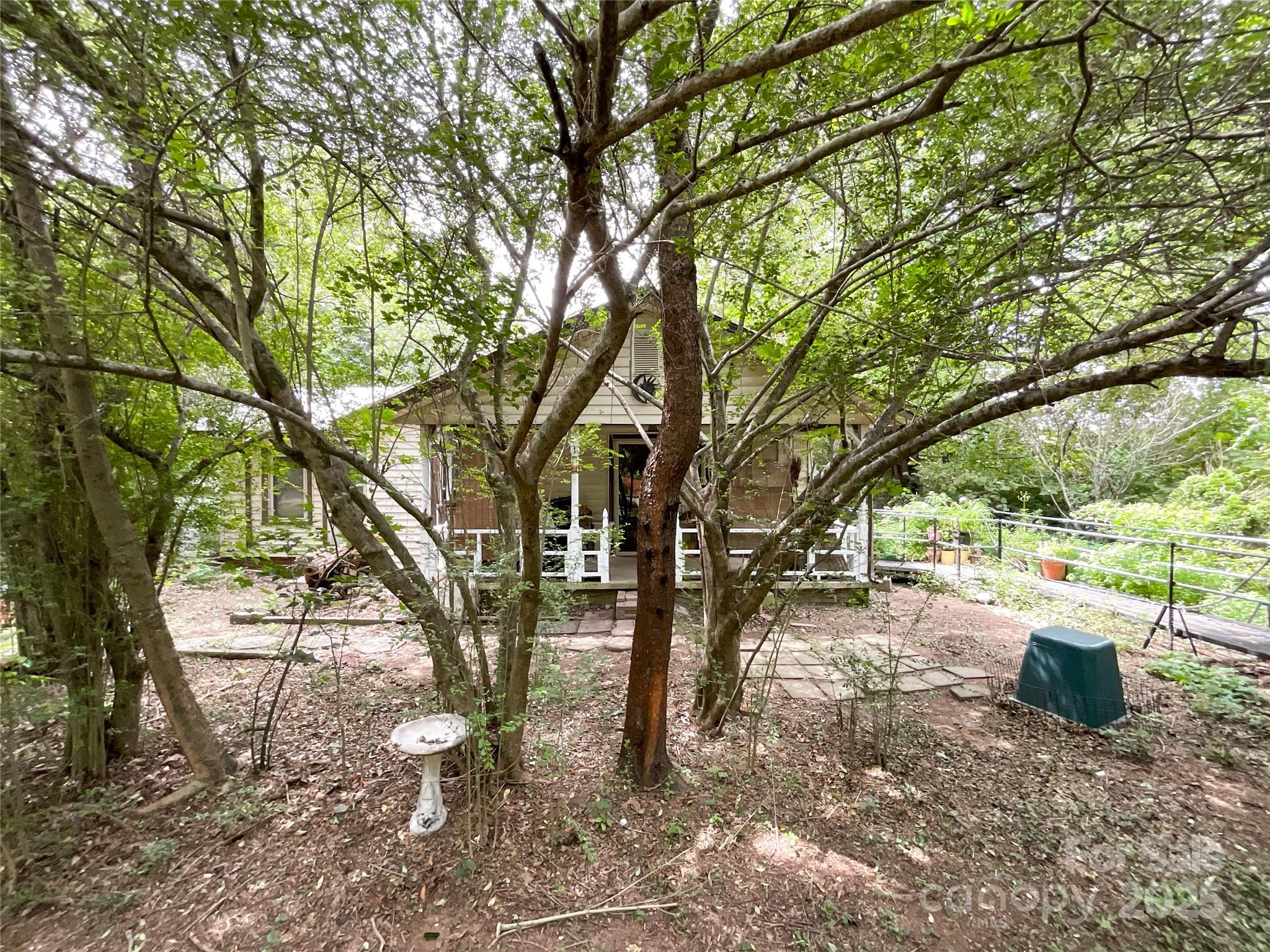 17837 Porter Hill Road — Norwood