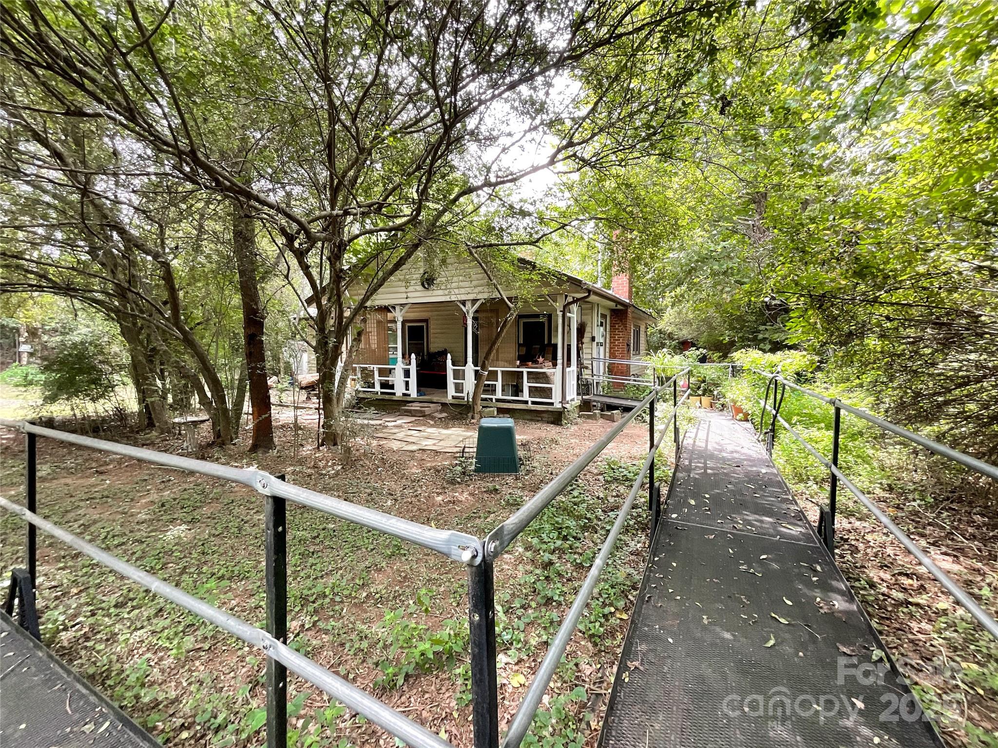 17837 Porter Hill Road — Norwood