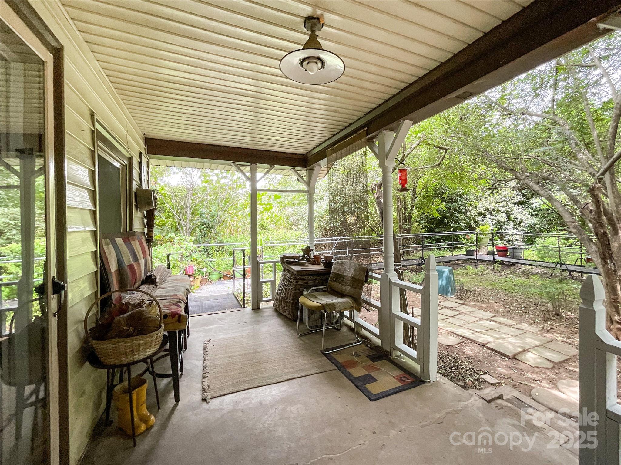 17837 Porter Hill Road — Norwood