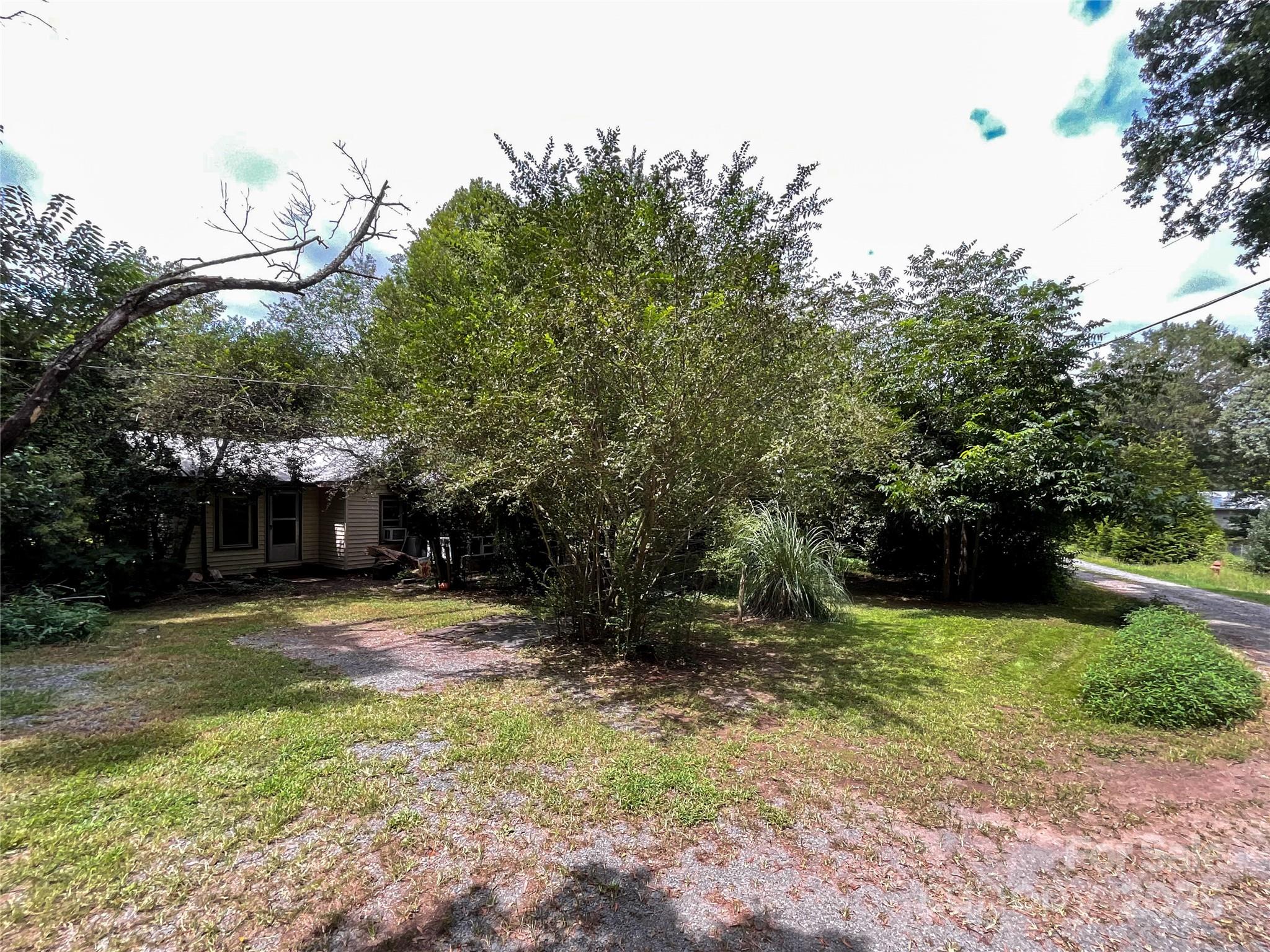 17837 Porter Hill Road — Norwood