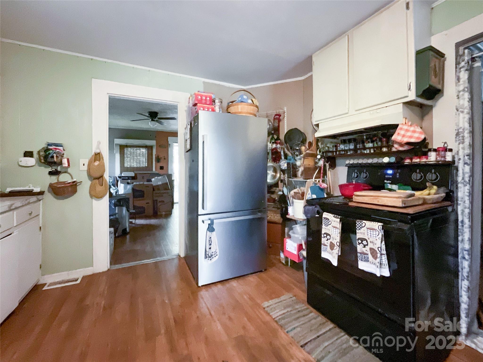 17837 Porter Hill Road — Norwood