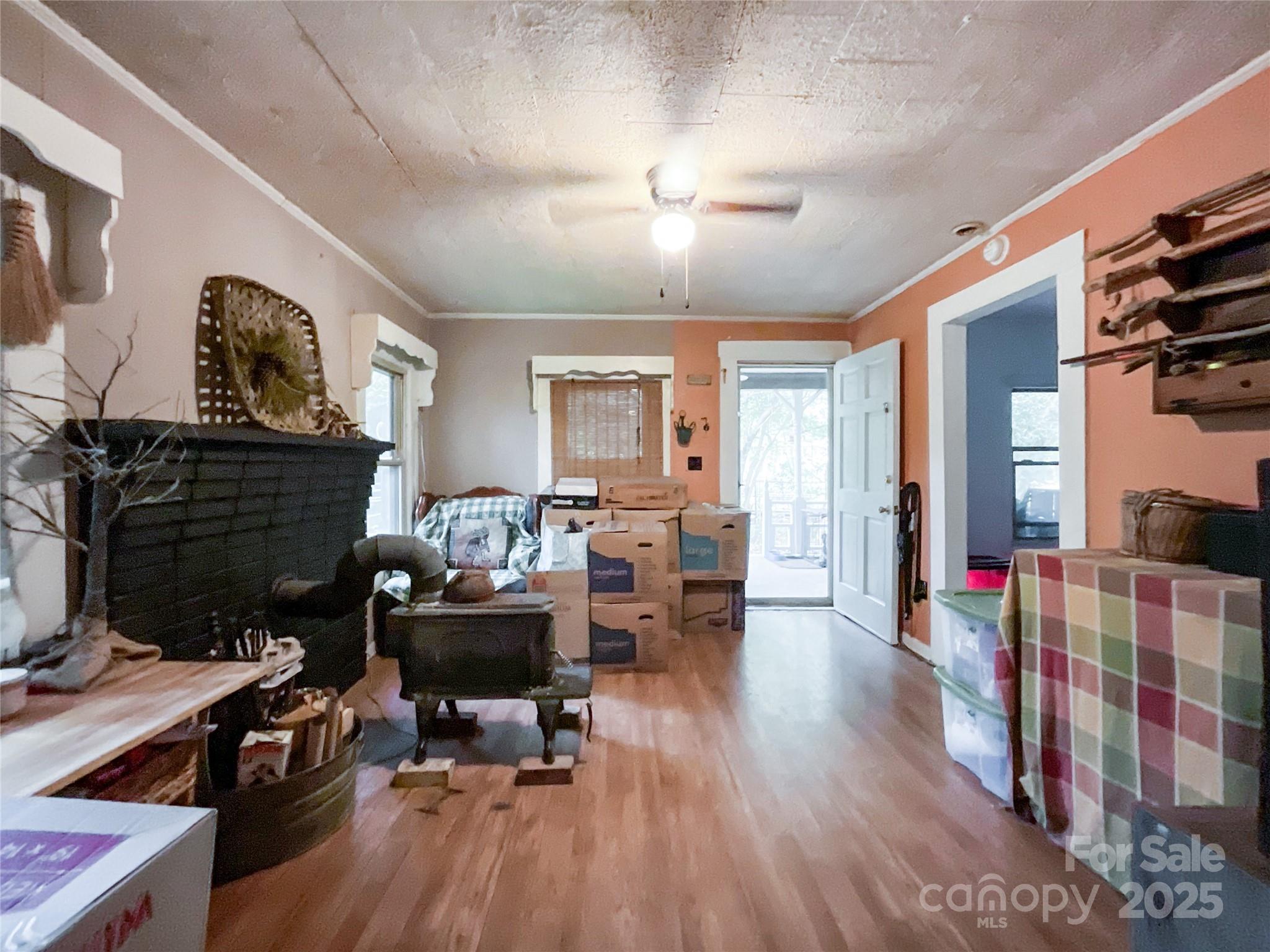 17837 Porter Hill Road — Norwood