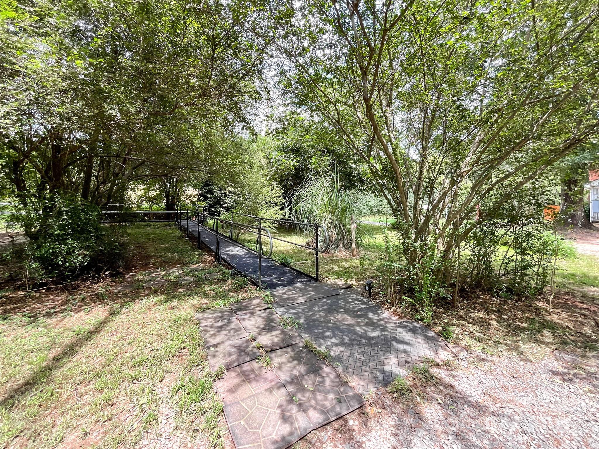 17837 Porter Hill Road — Norwood