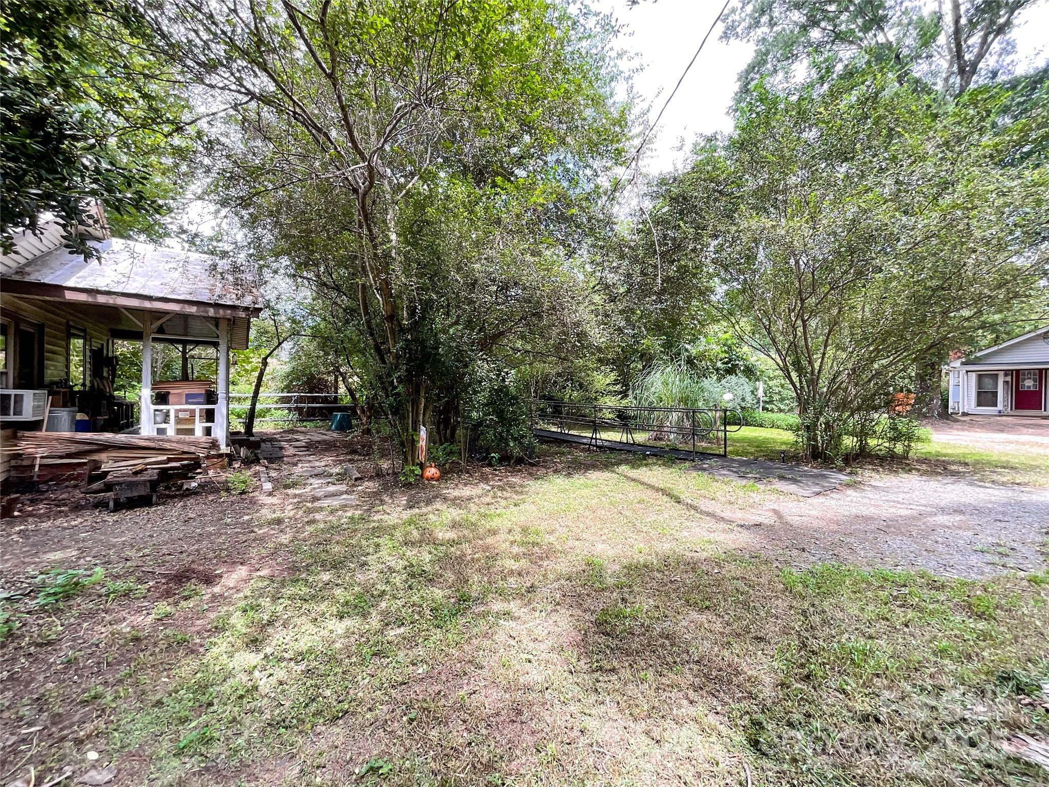 17837 Porter Hill Road — Norwood