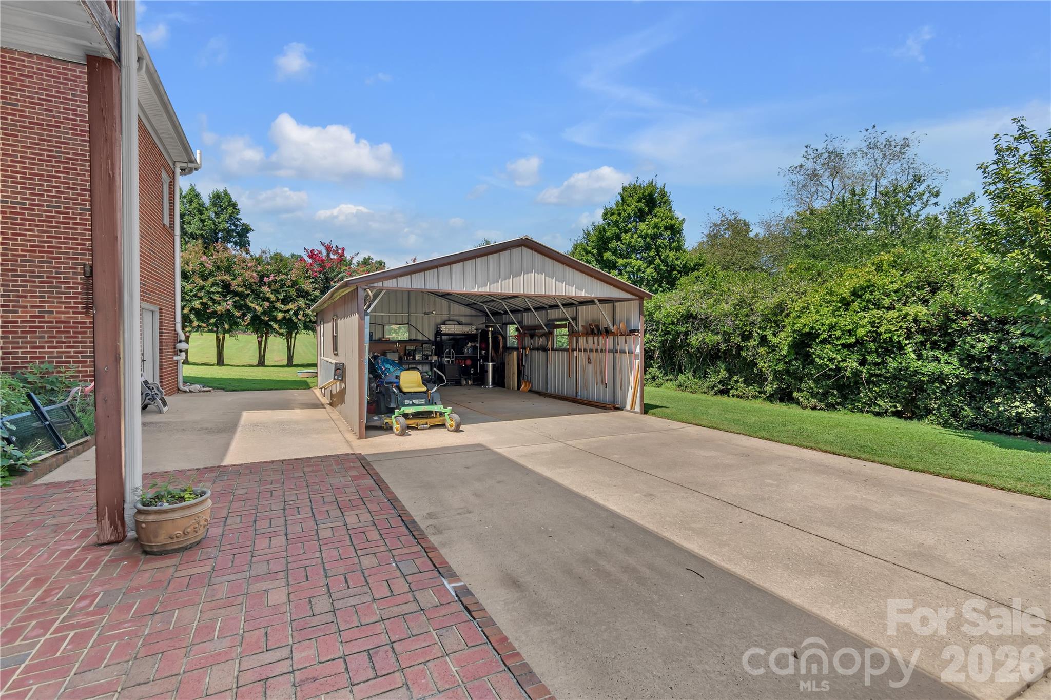 2207 Peninsula Avenue — Shelby