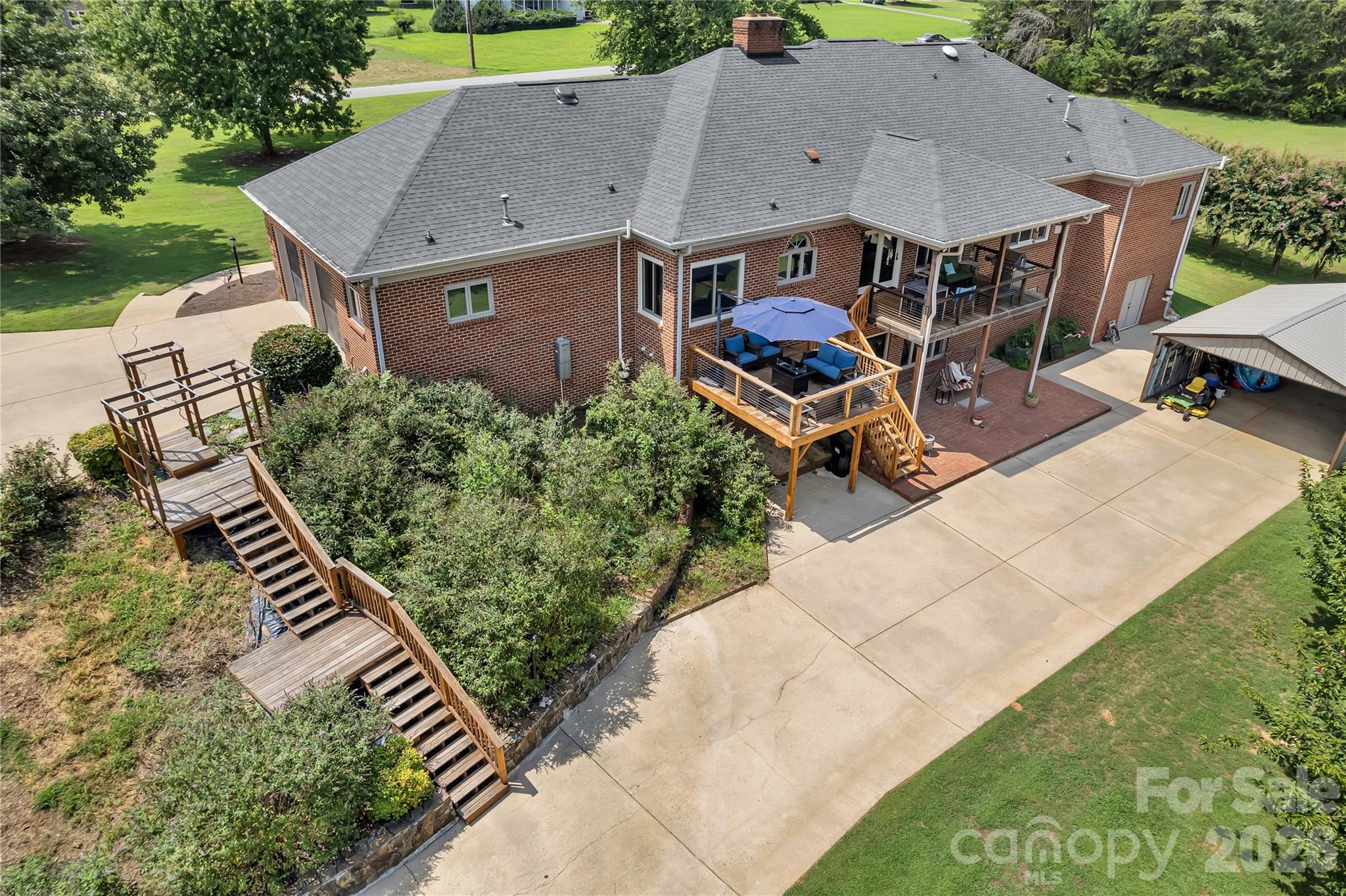 2207 Peninsula Avenue — Shelby