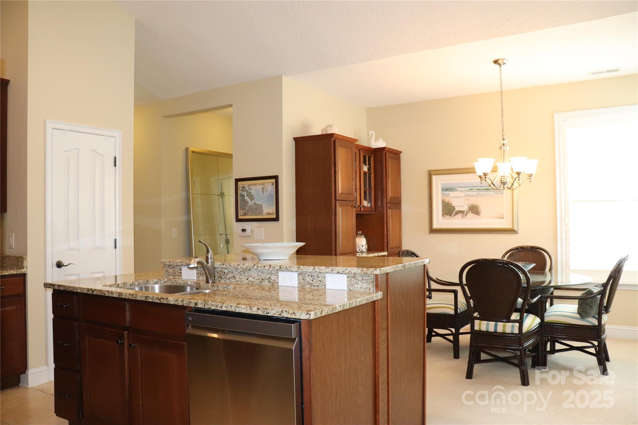 805 Wynnshire Drive #805-C — Hickory