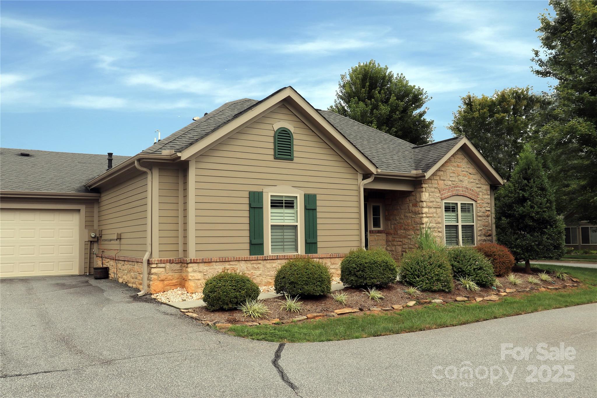 805 Wynnshire Drive #805-C — Hickory