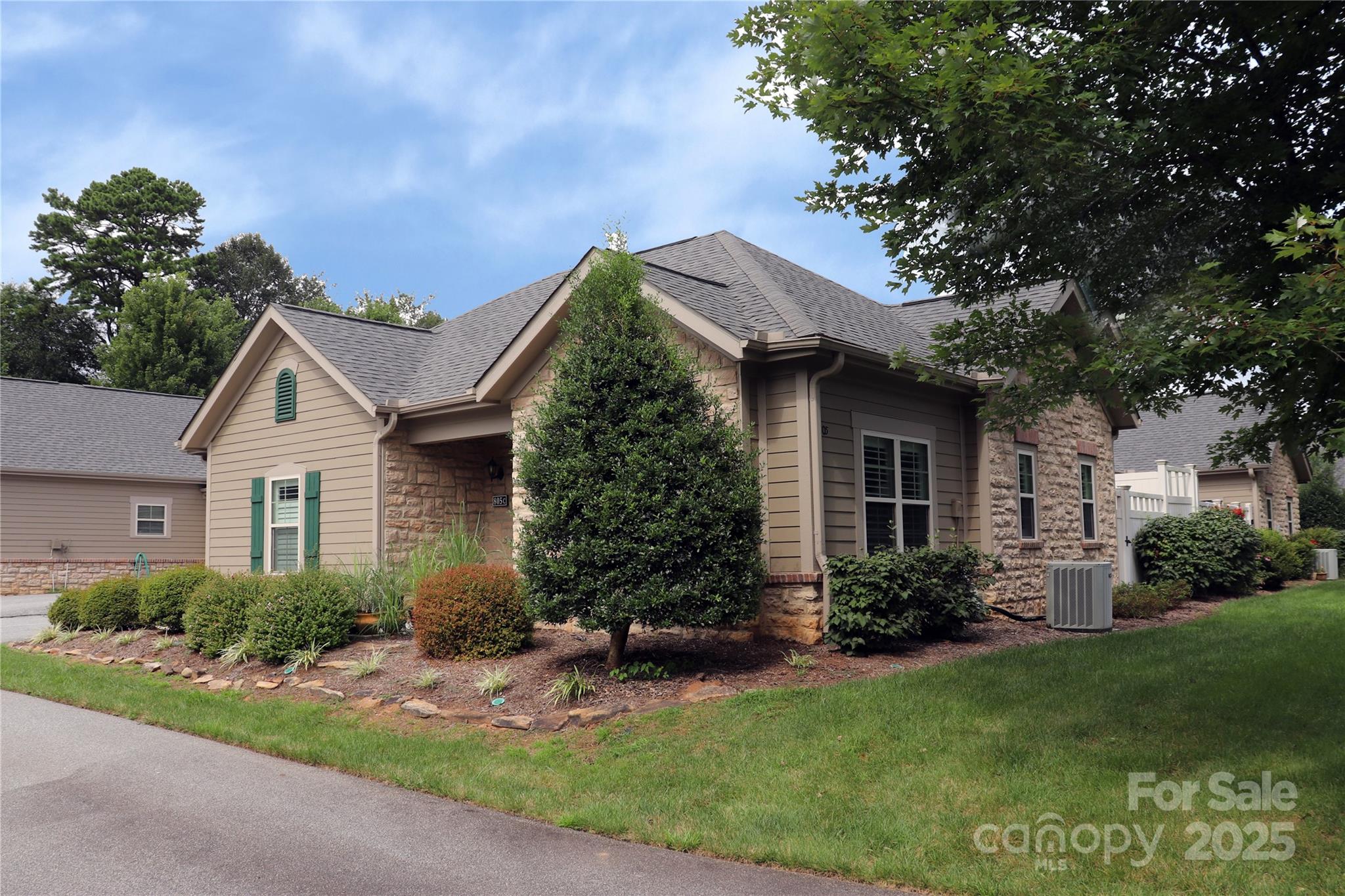 805 Wynnshire Drive #805-C — Hickory