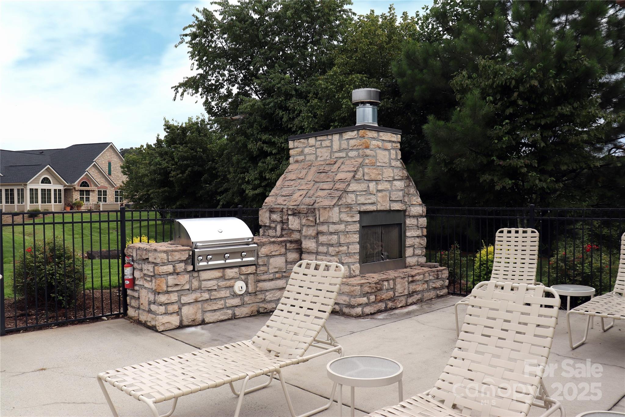 805 Wynnshire Drive #805-C — Hickory