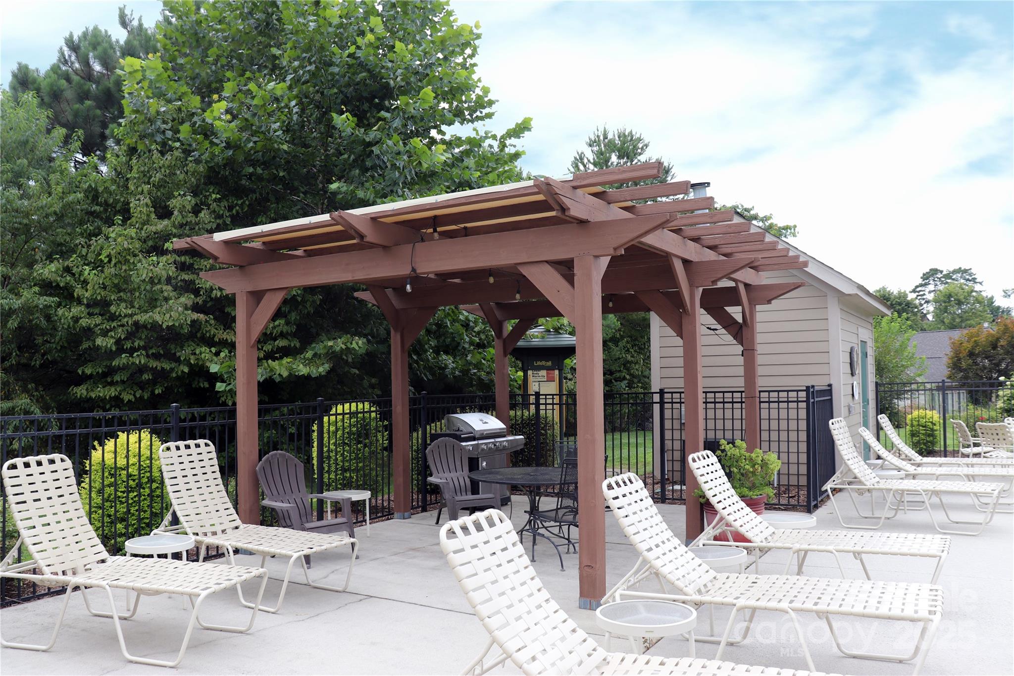 805 Wynnshire Drive #805-C — Hickory