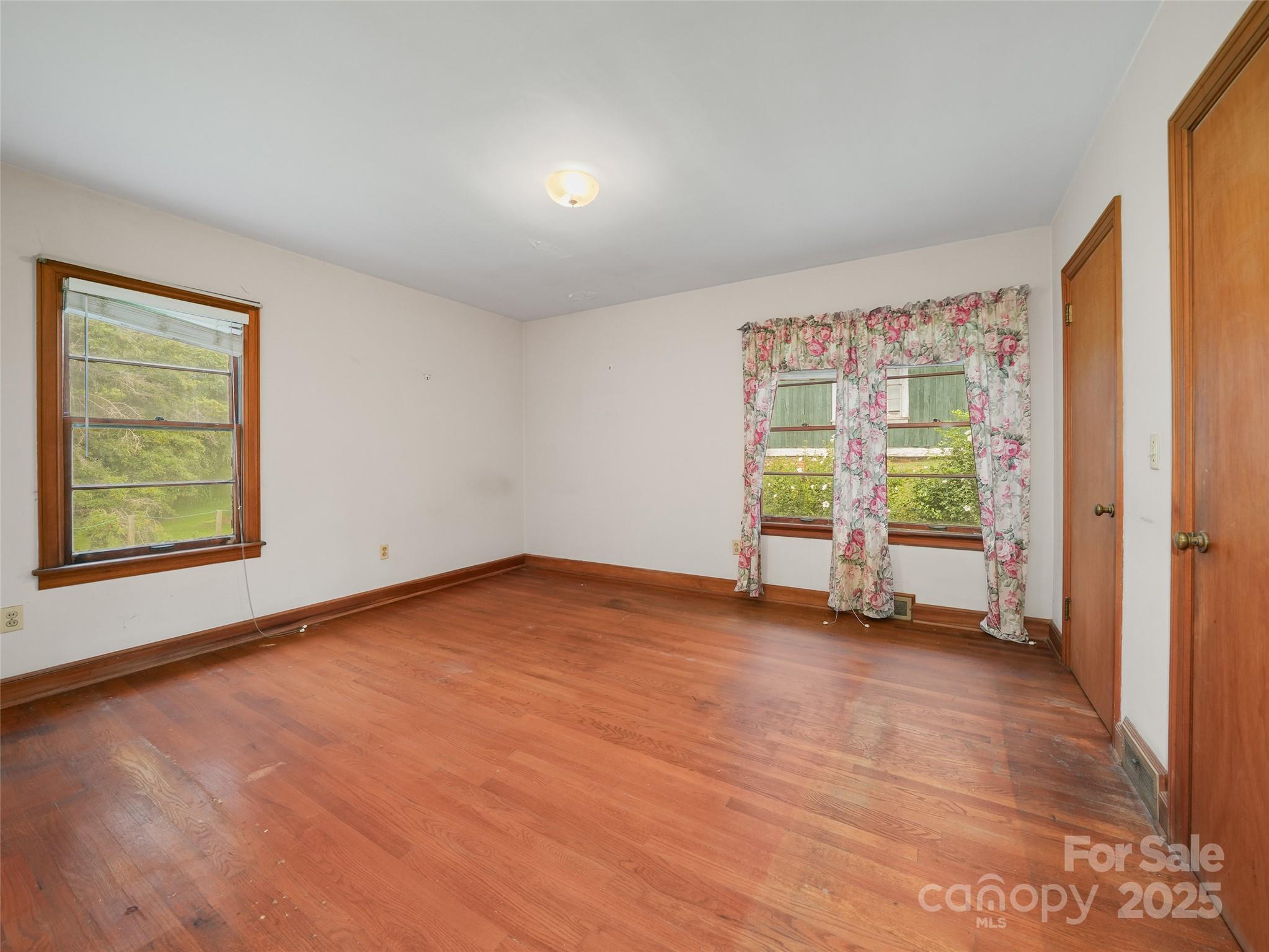 5 Noland Downs Road — Waynesville
