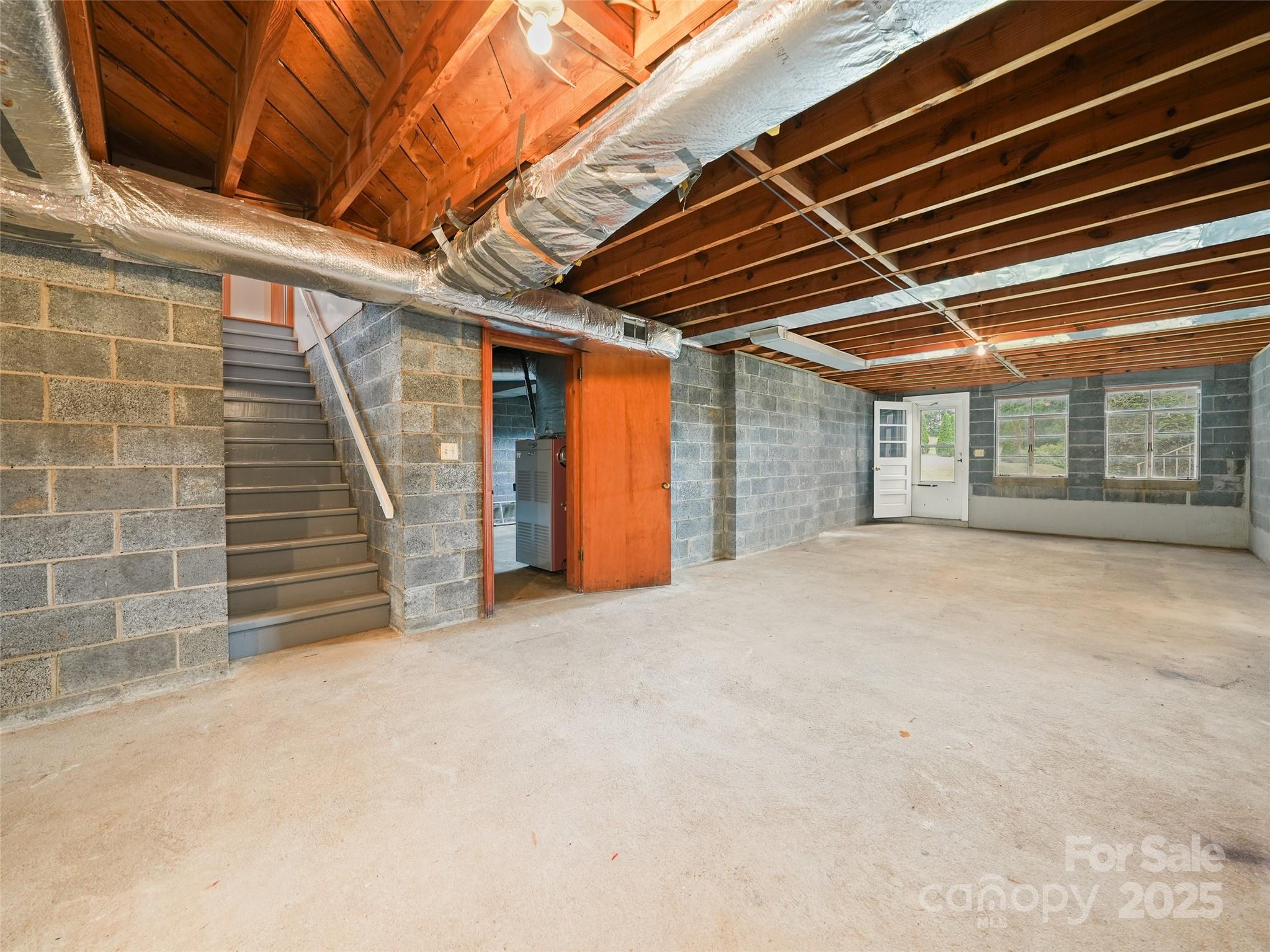 5 Noland Downs Road — Waynesville