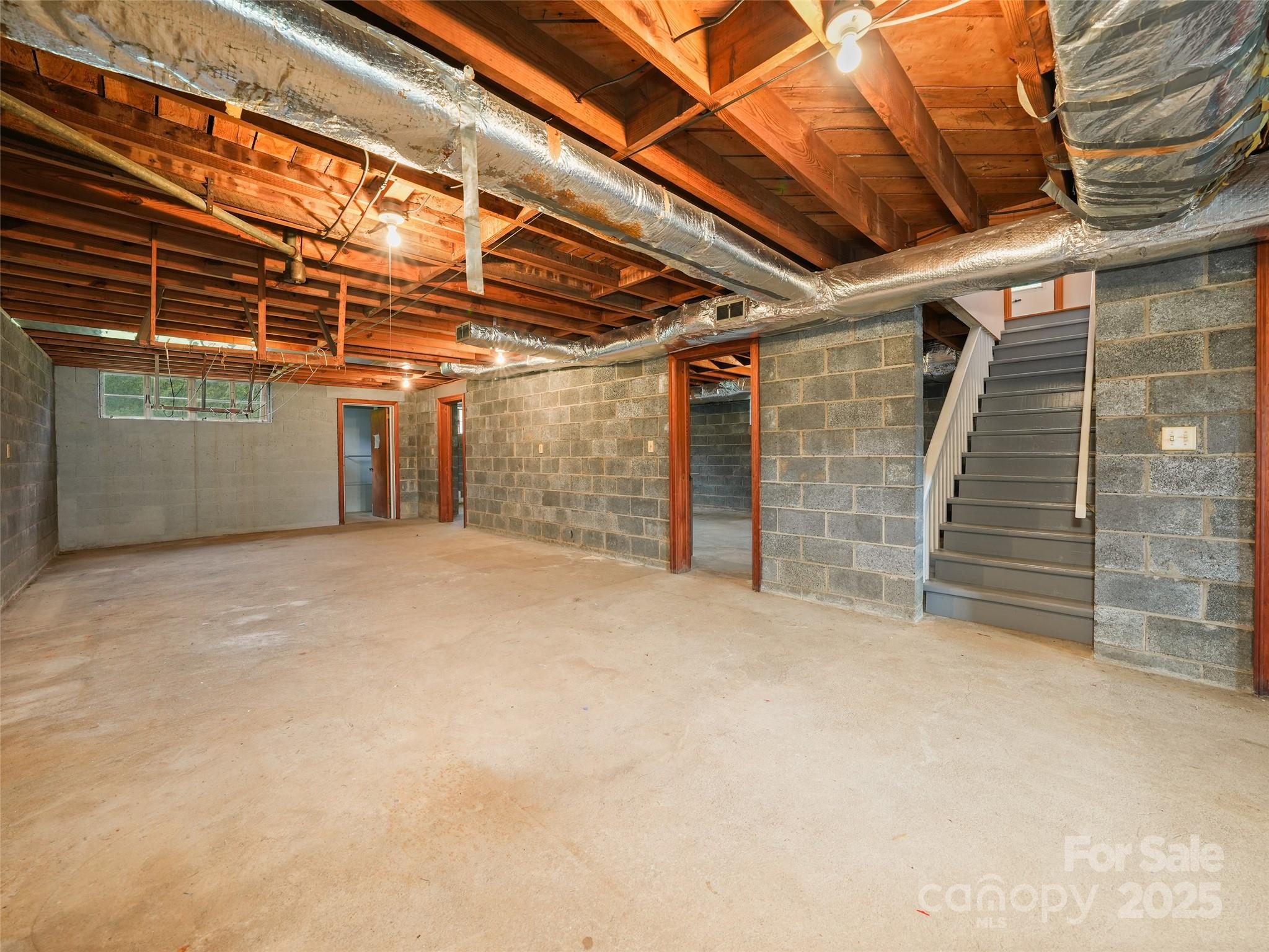 5 Noland Downs Road — Waynesville