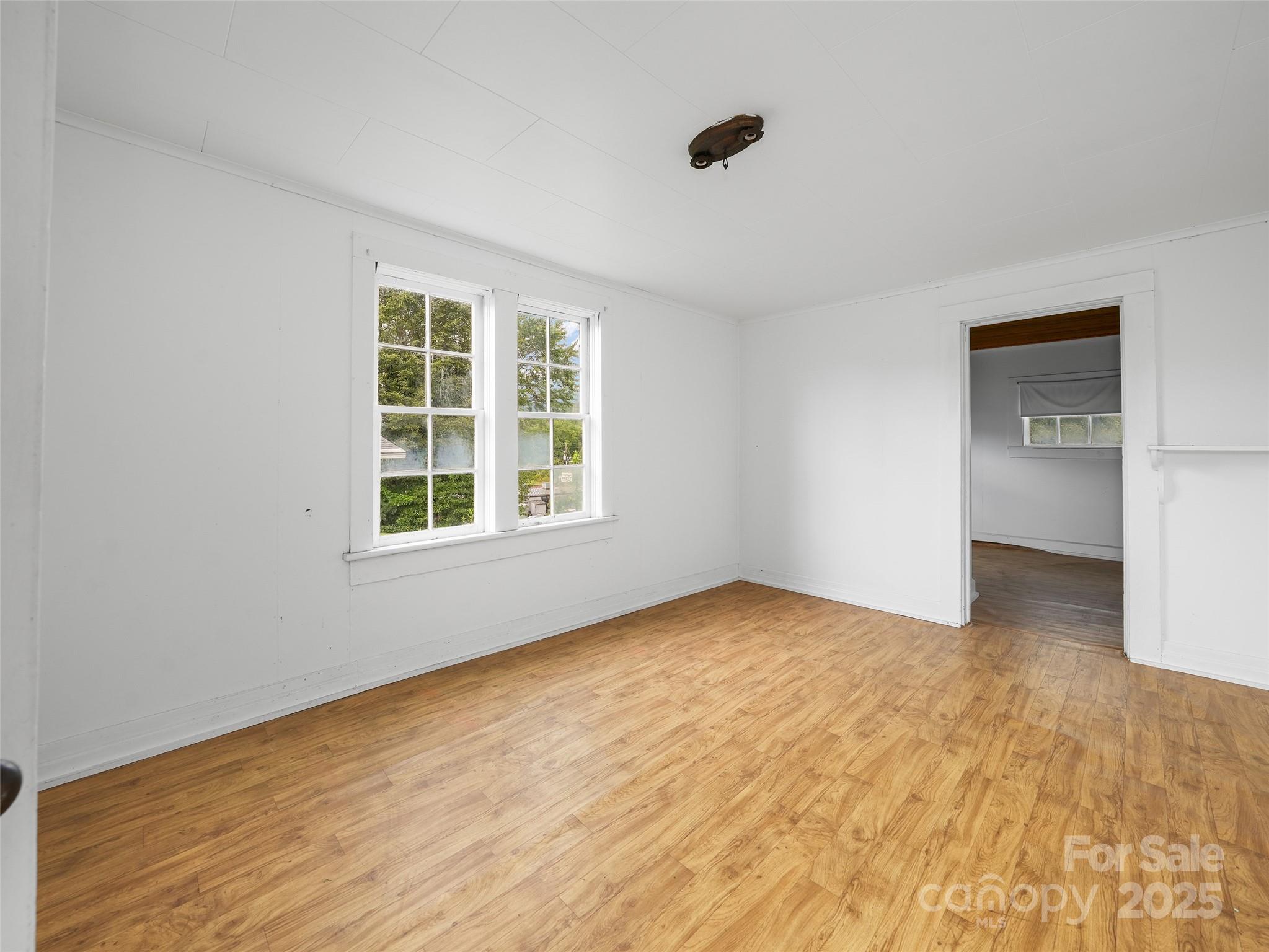 5 Noland Downs Road — Waynesville