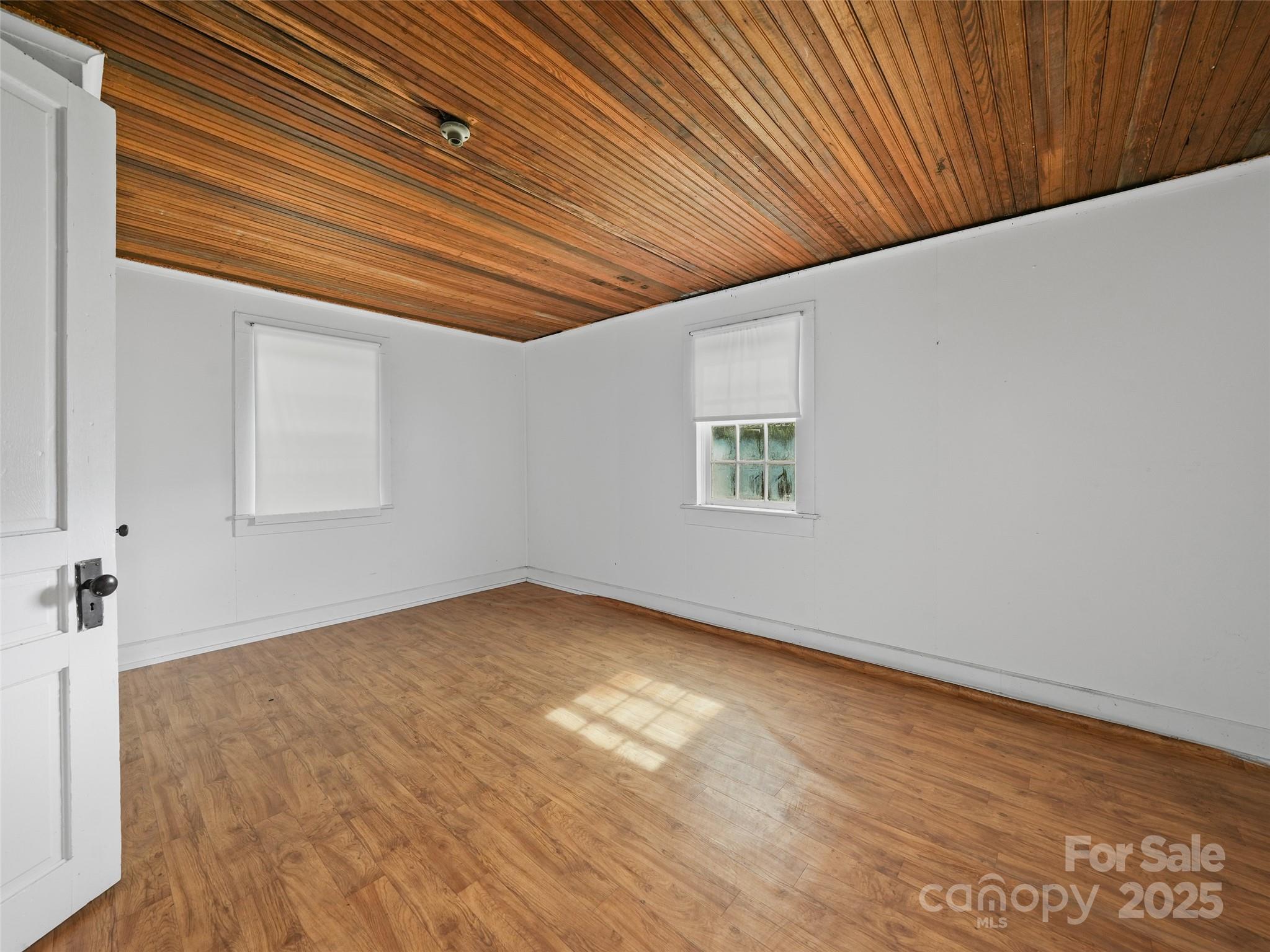 5 Noland Downs Road — Waynesville