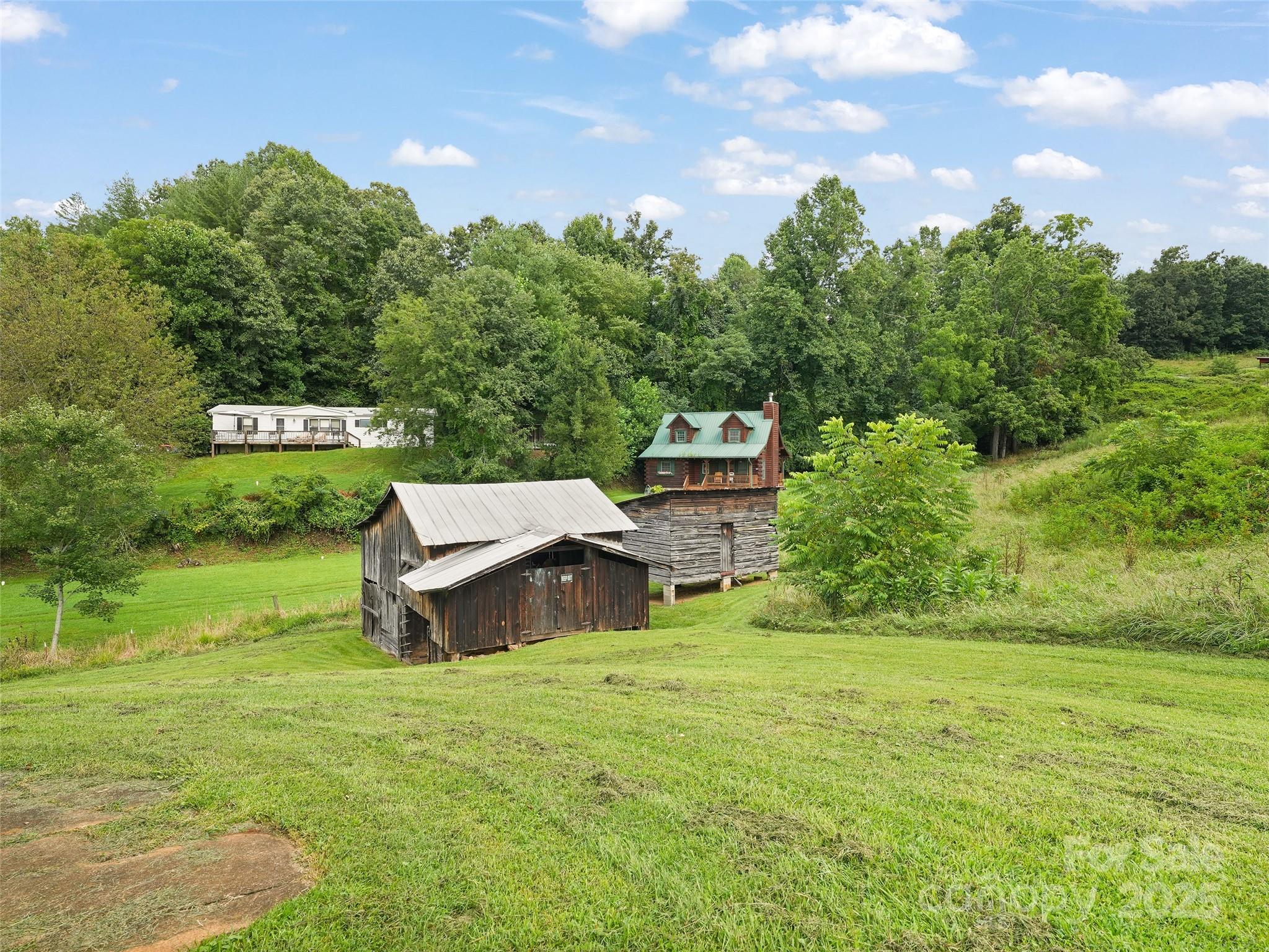 5 Noland Downs Road — Waynesville