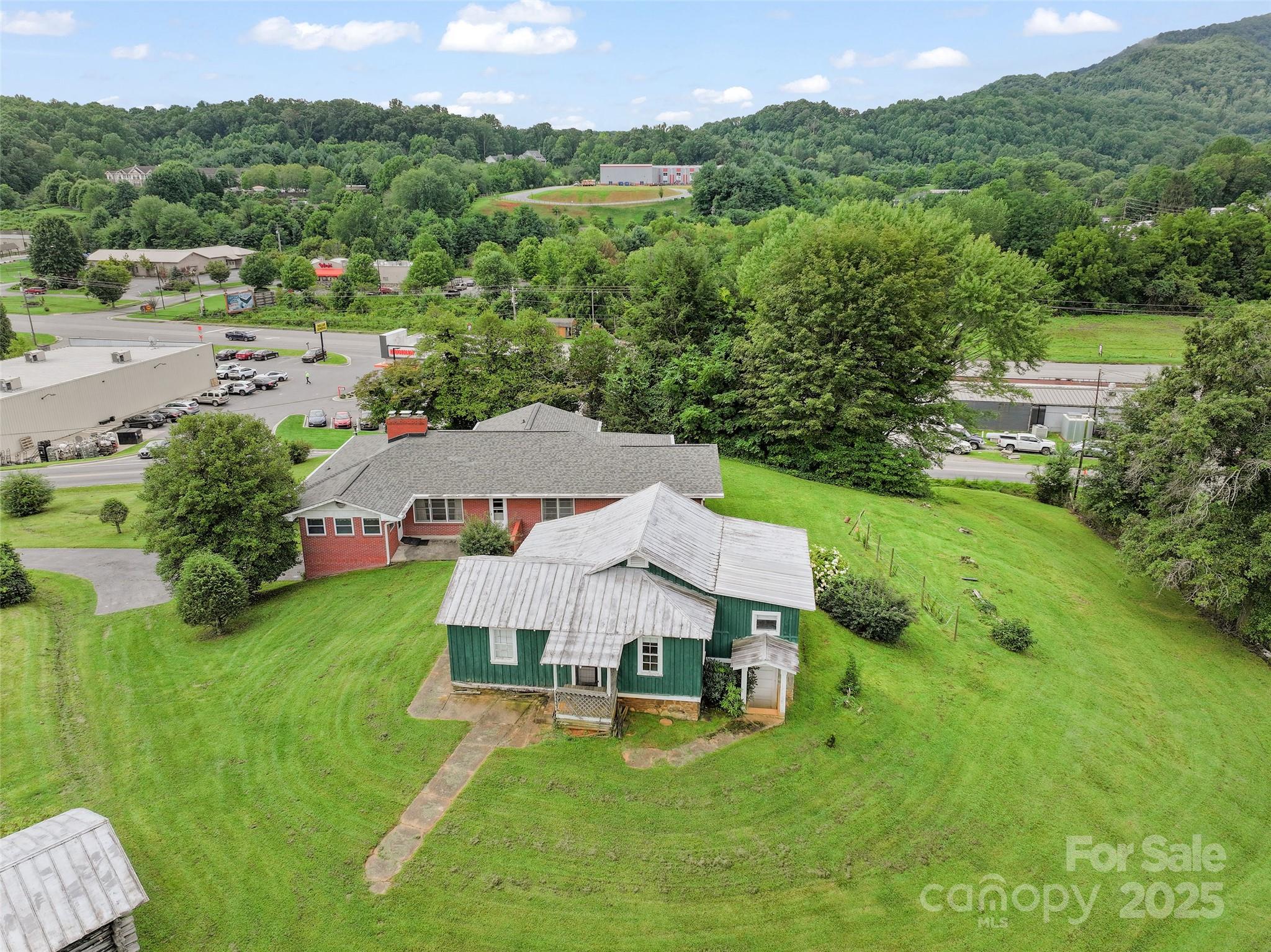 5 Noland Downs Road — Waynesville
