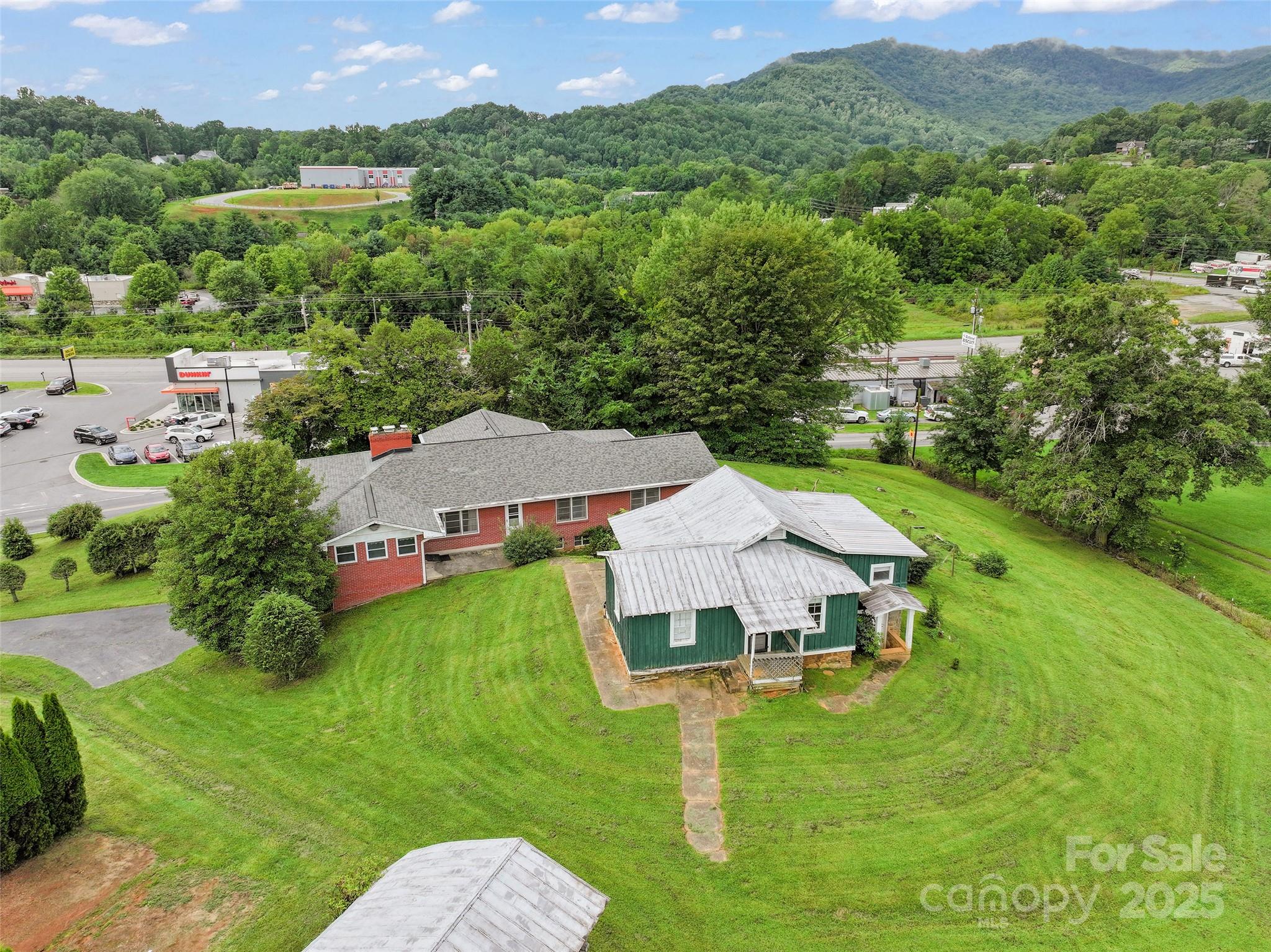 5 Noland Downs Road — Waynesville