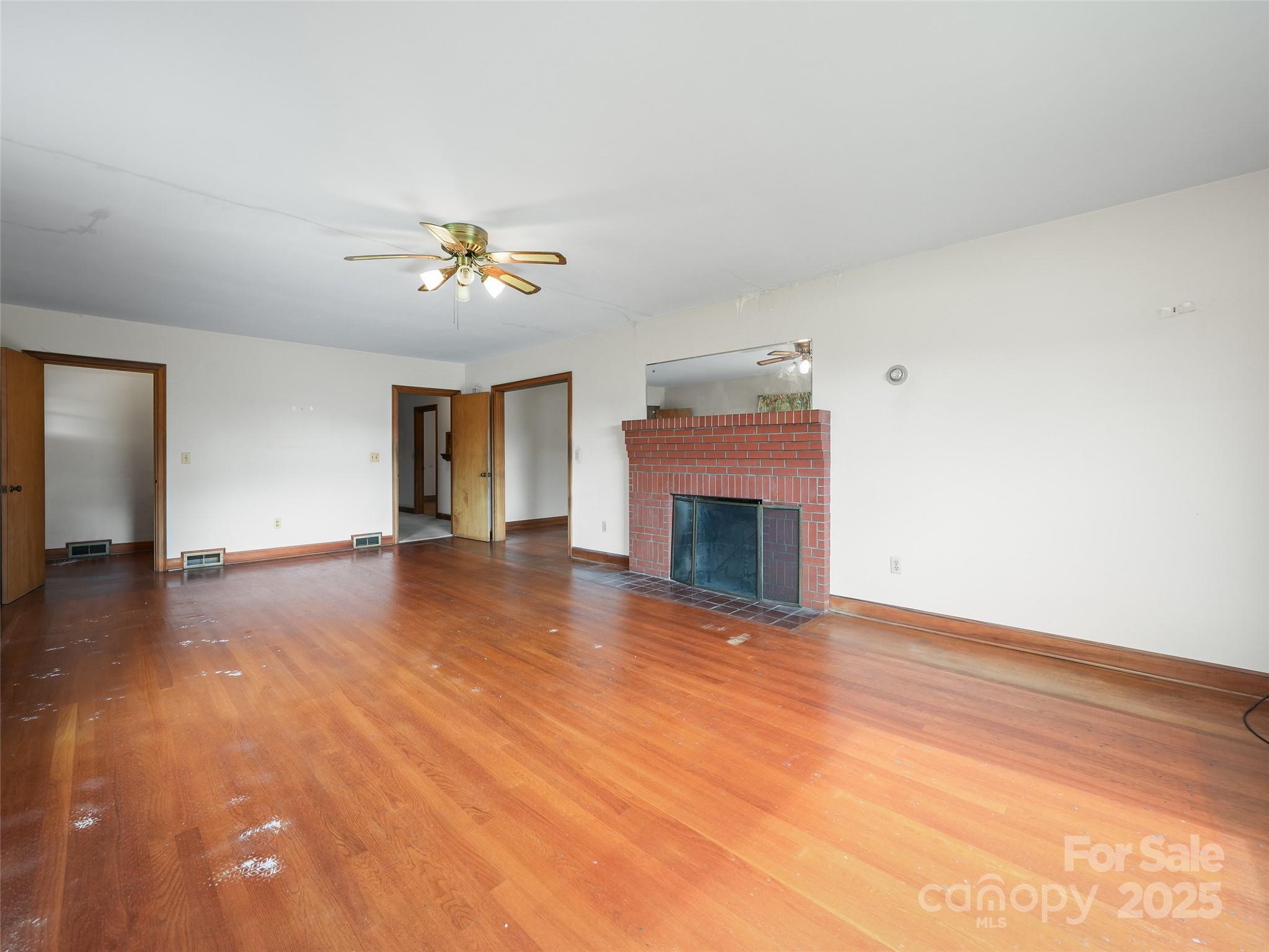 5 Noland Downs Road — Waynesville