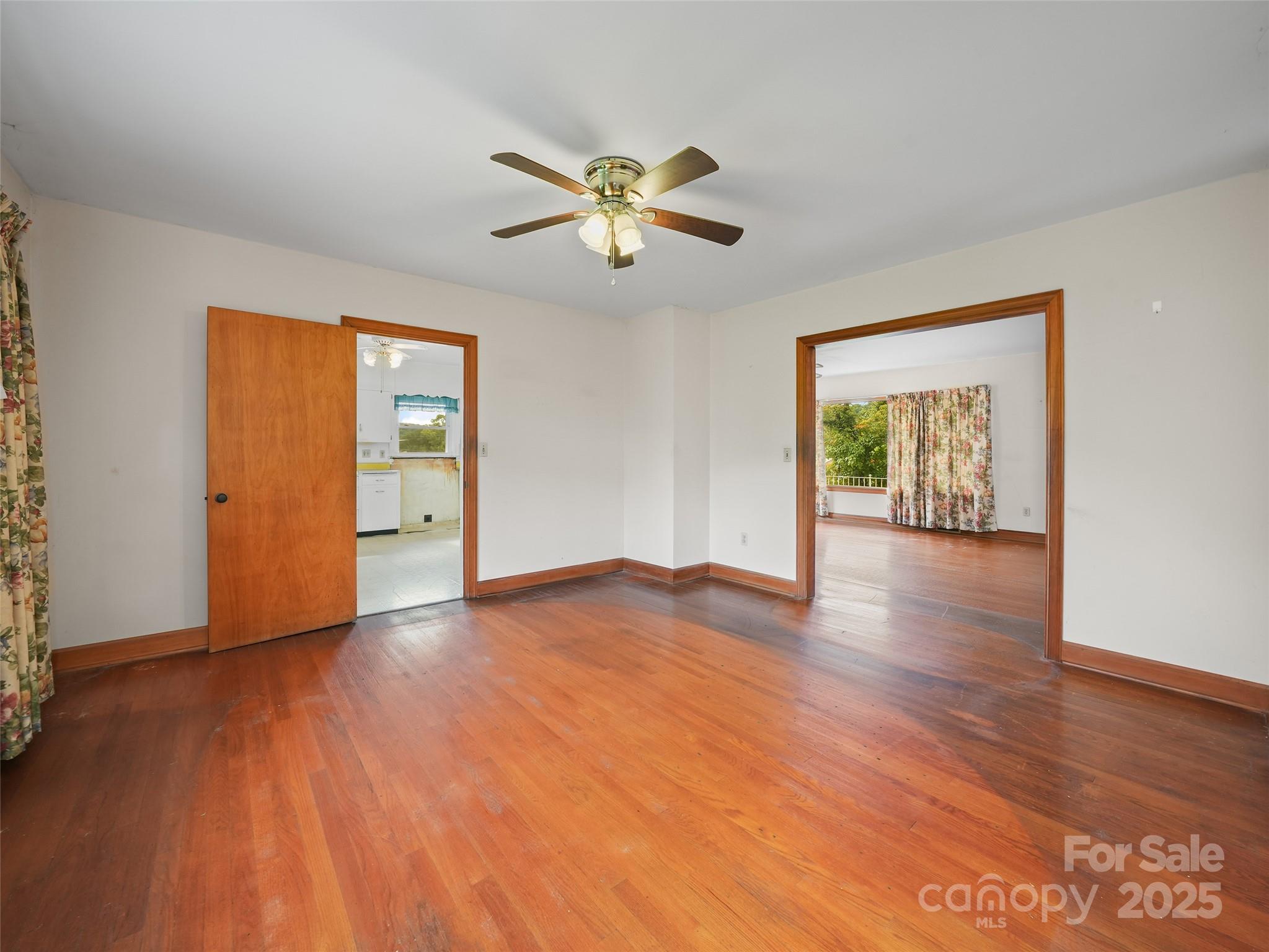 5 Noland Downs Road — Waynesville