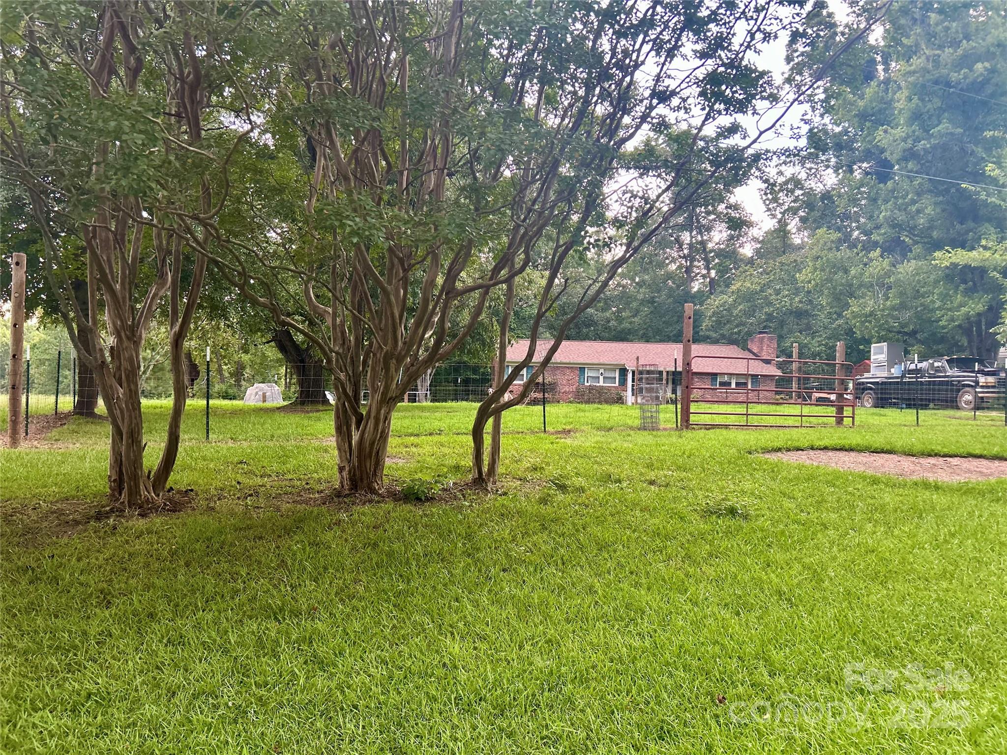 2740 Irene Bridge Highway — Hickory Grove