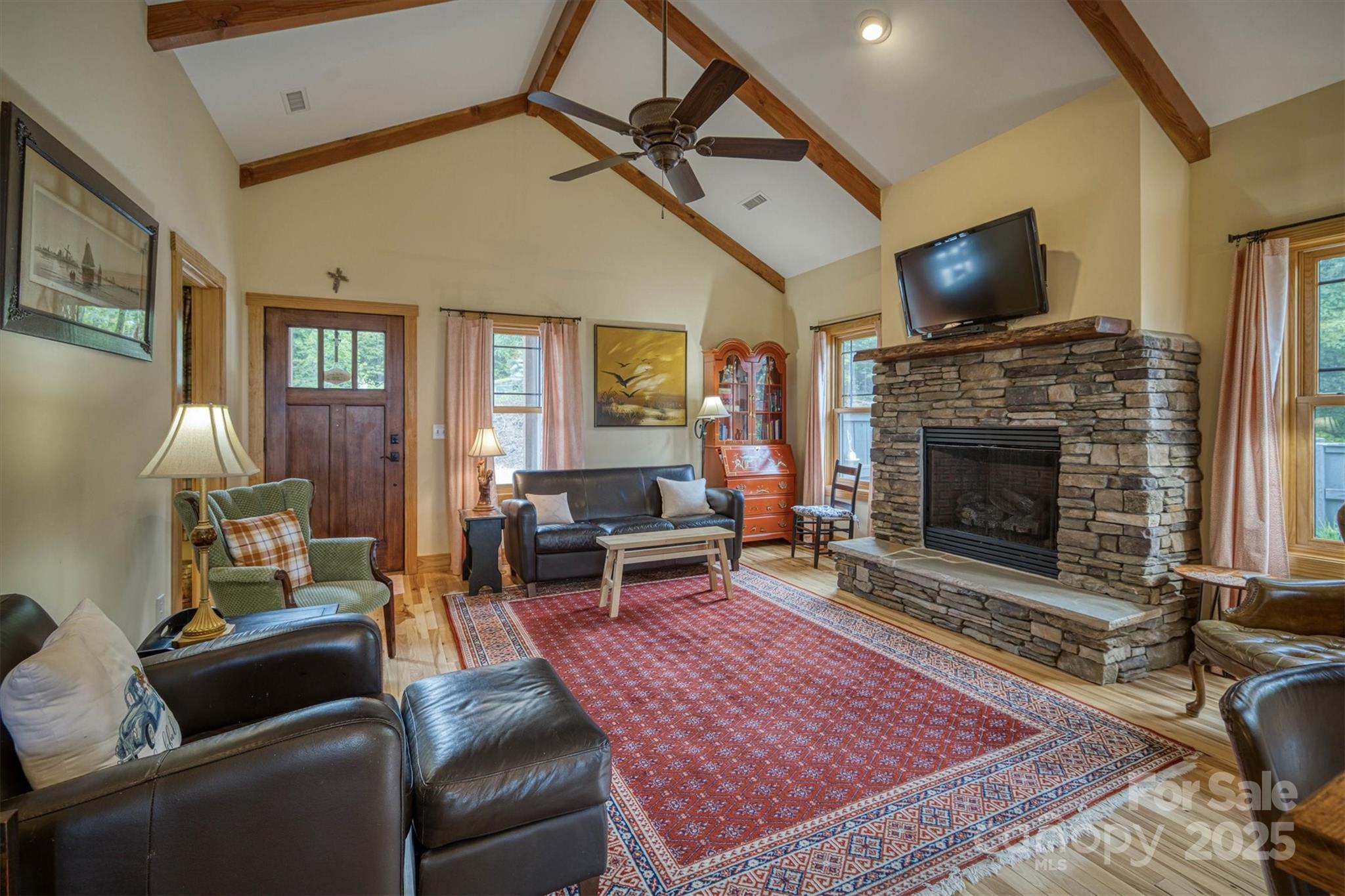 381 Scenic Overlook Drive — Nebo