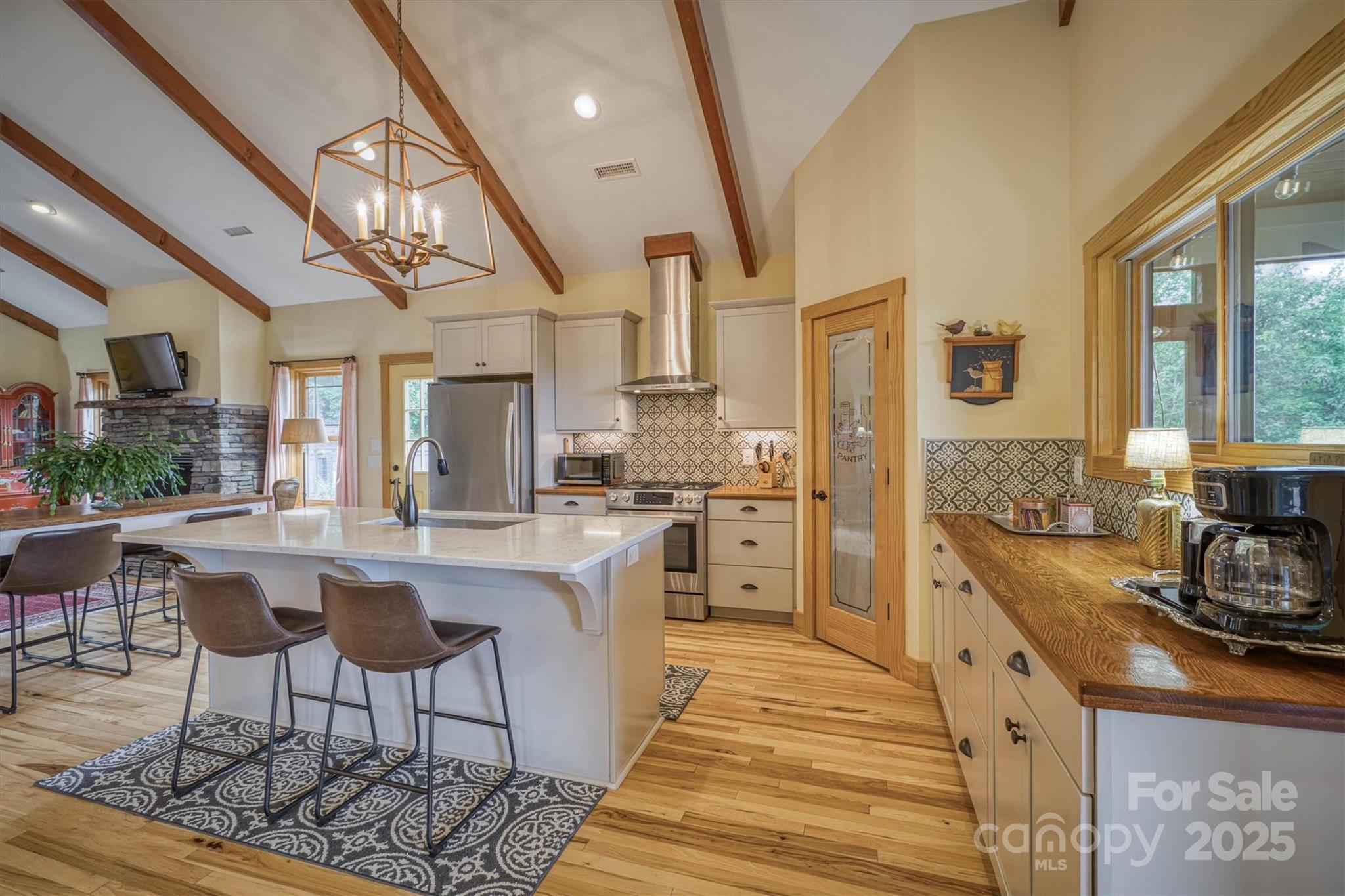 381 Scenic Overlook Drive — Nebo