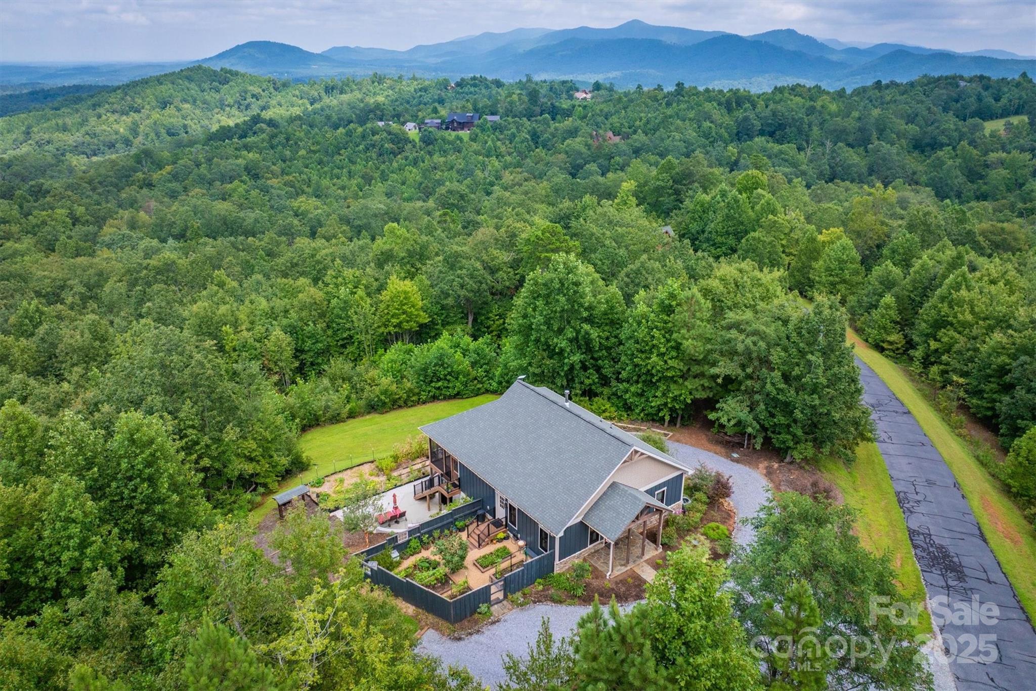 381 Scenic Overlook Drive — Nebo