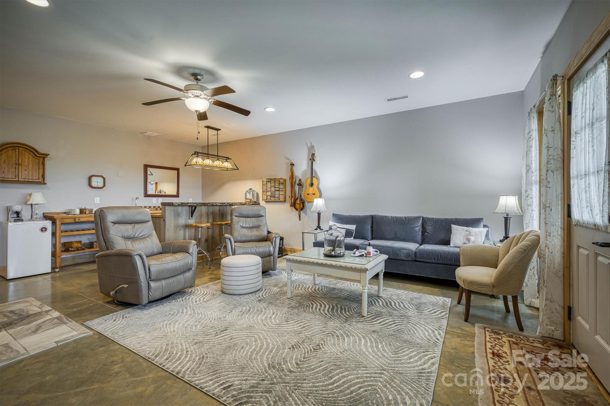 381 Scenic Overlook Drive — Nebo
