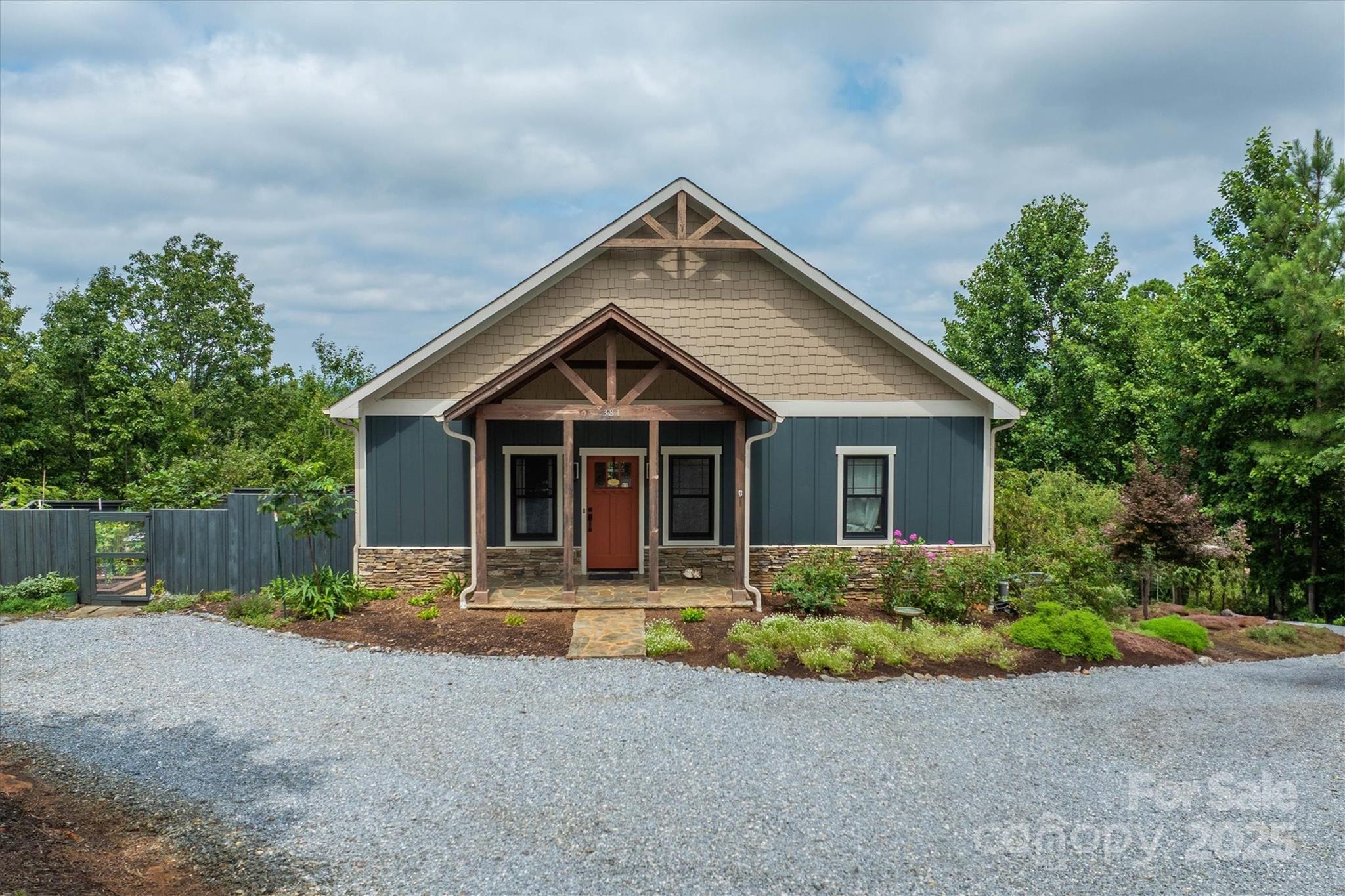 381 Scenic Overlook Drive — Nebo