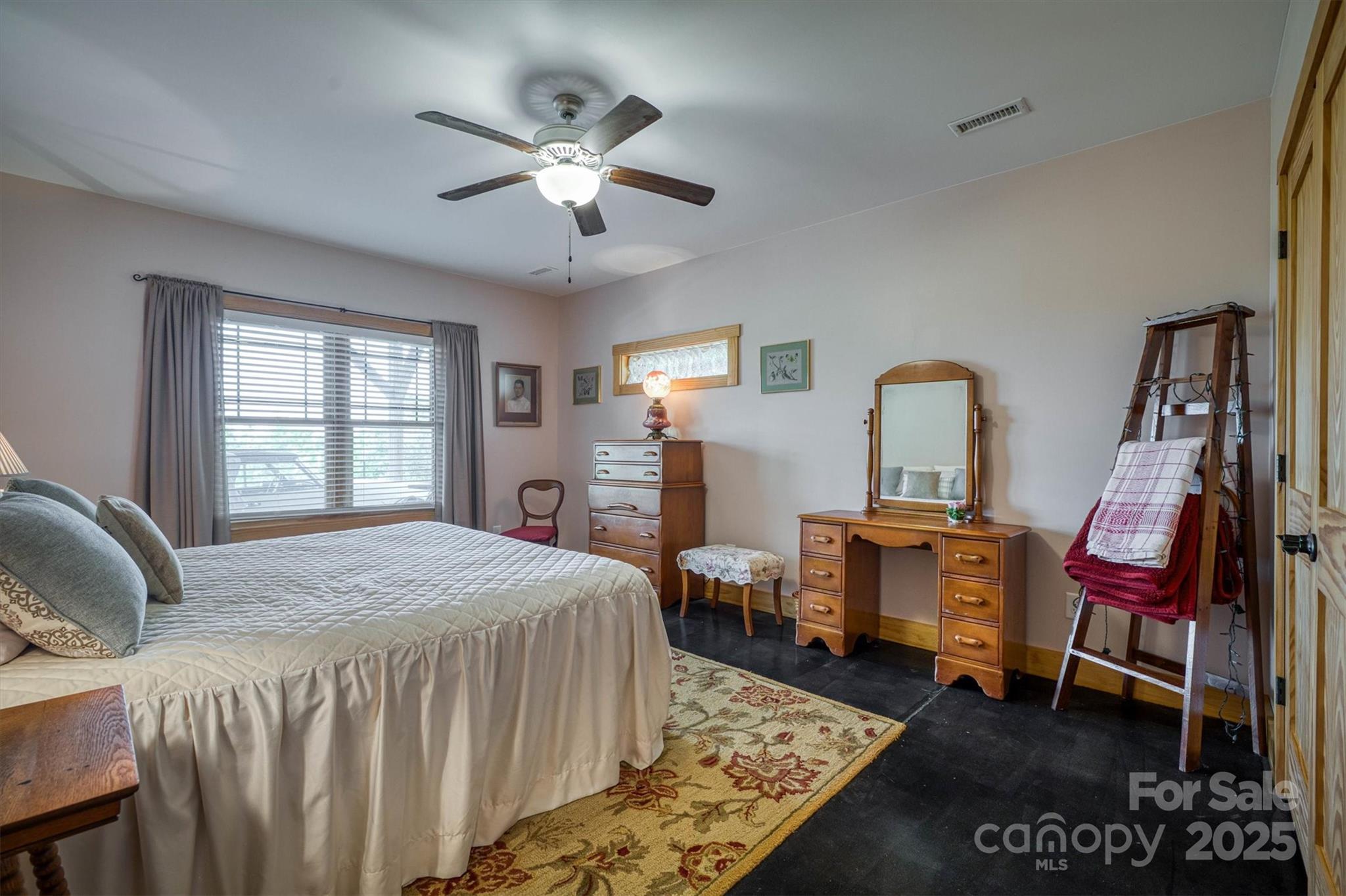 381 Scenic Overlook Drive — Nebo