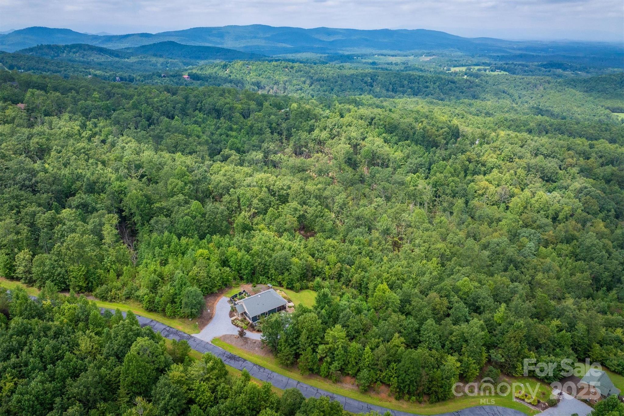 381 Scenic Overlook Drive — Nebo