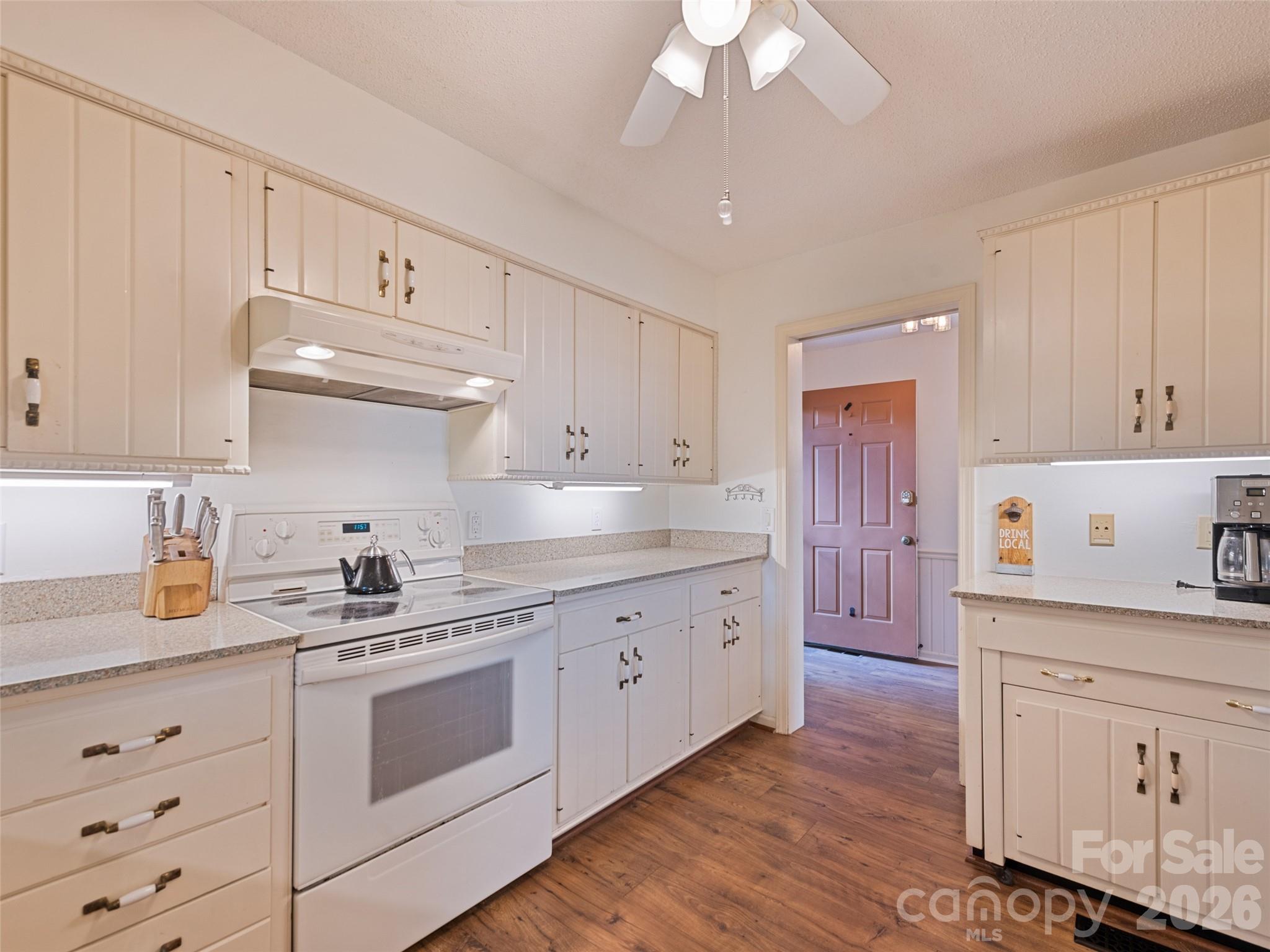 602 Fleetwood Plaza — Hendersonville