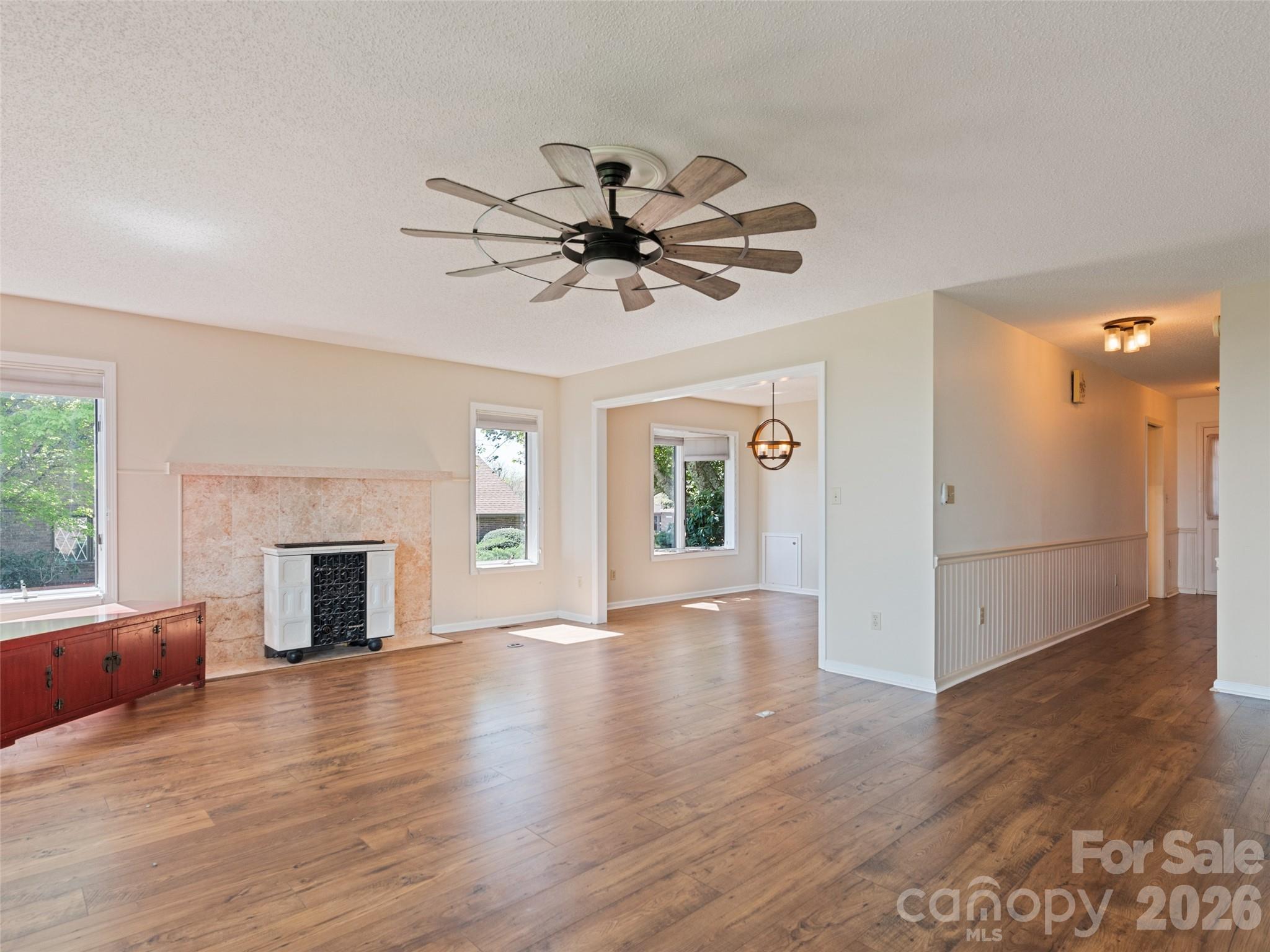 602 Fleetwood Plaza — Hendersonville