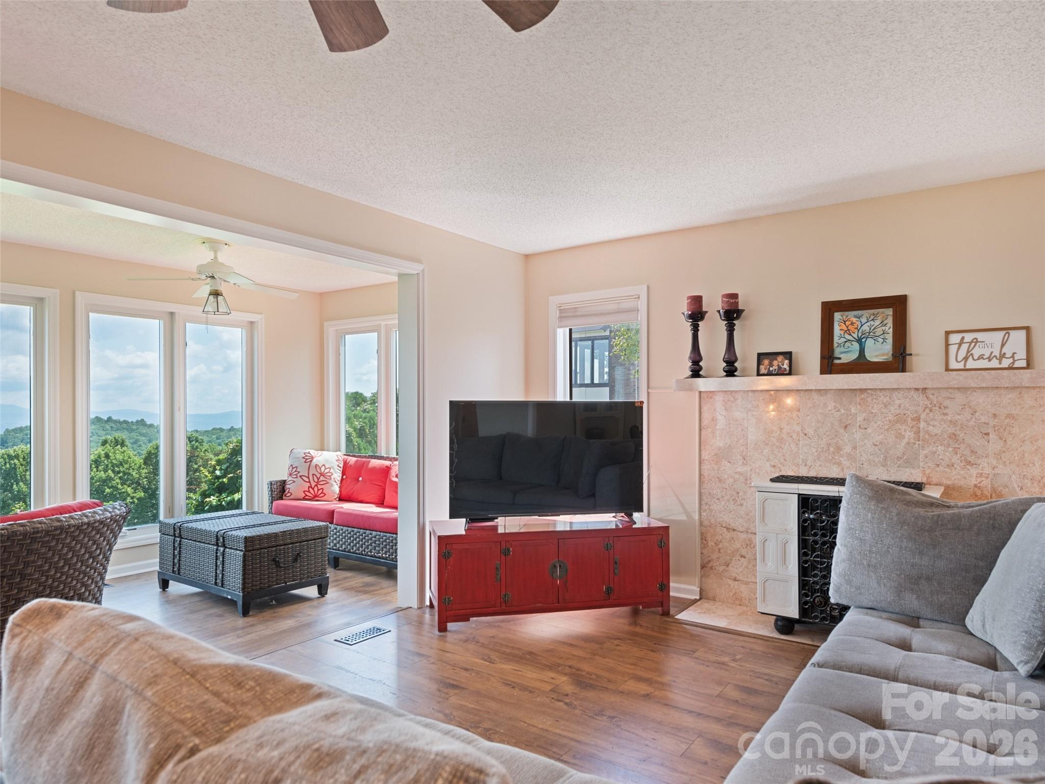 602 Fleetwood Plaza — Hendersonville