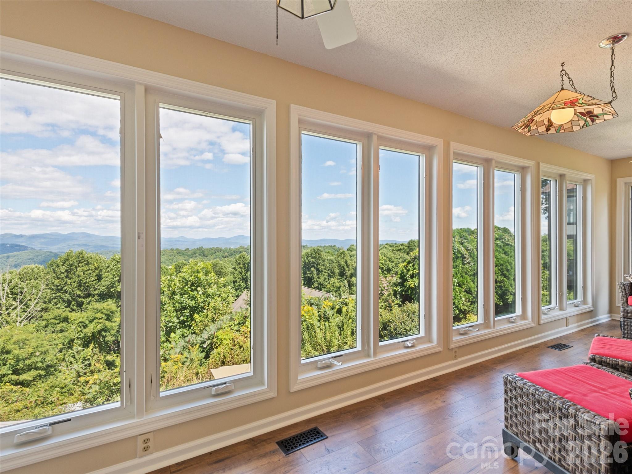 602 Fleetwood Plaza — Hendersonville