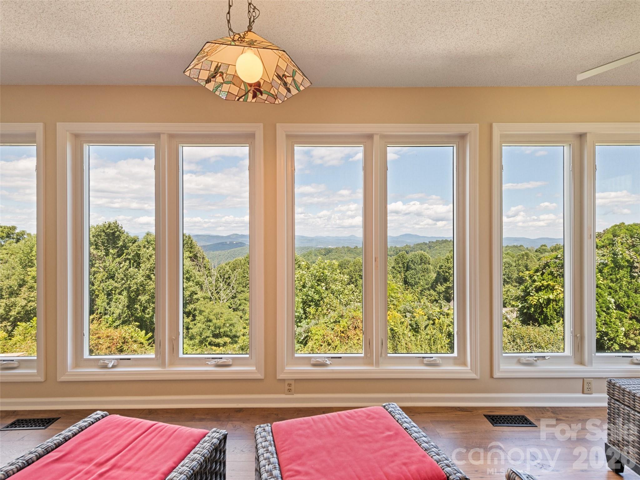 602 Fleetwood Plaza — Hendersonville