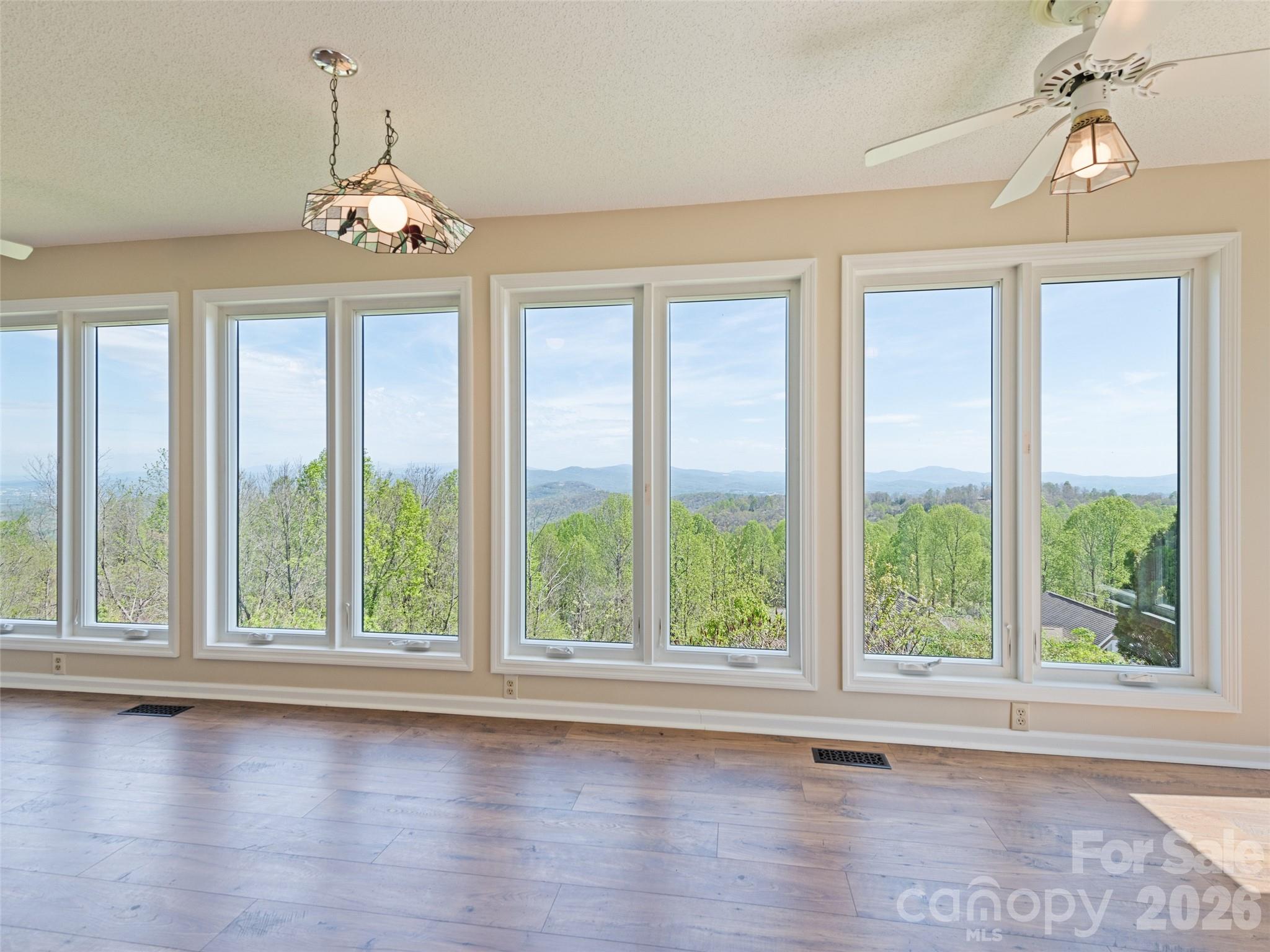 602 Fleetwood Plaza — Hendersonville