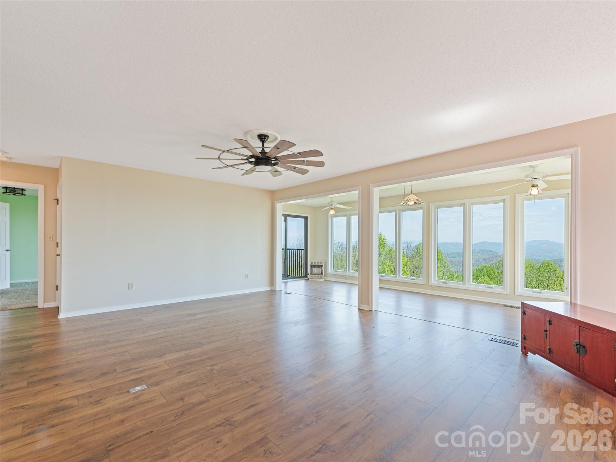 602 Fleetwood Plaza — Hendersonville
