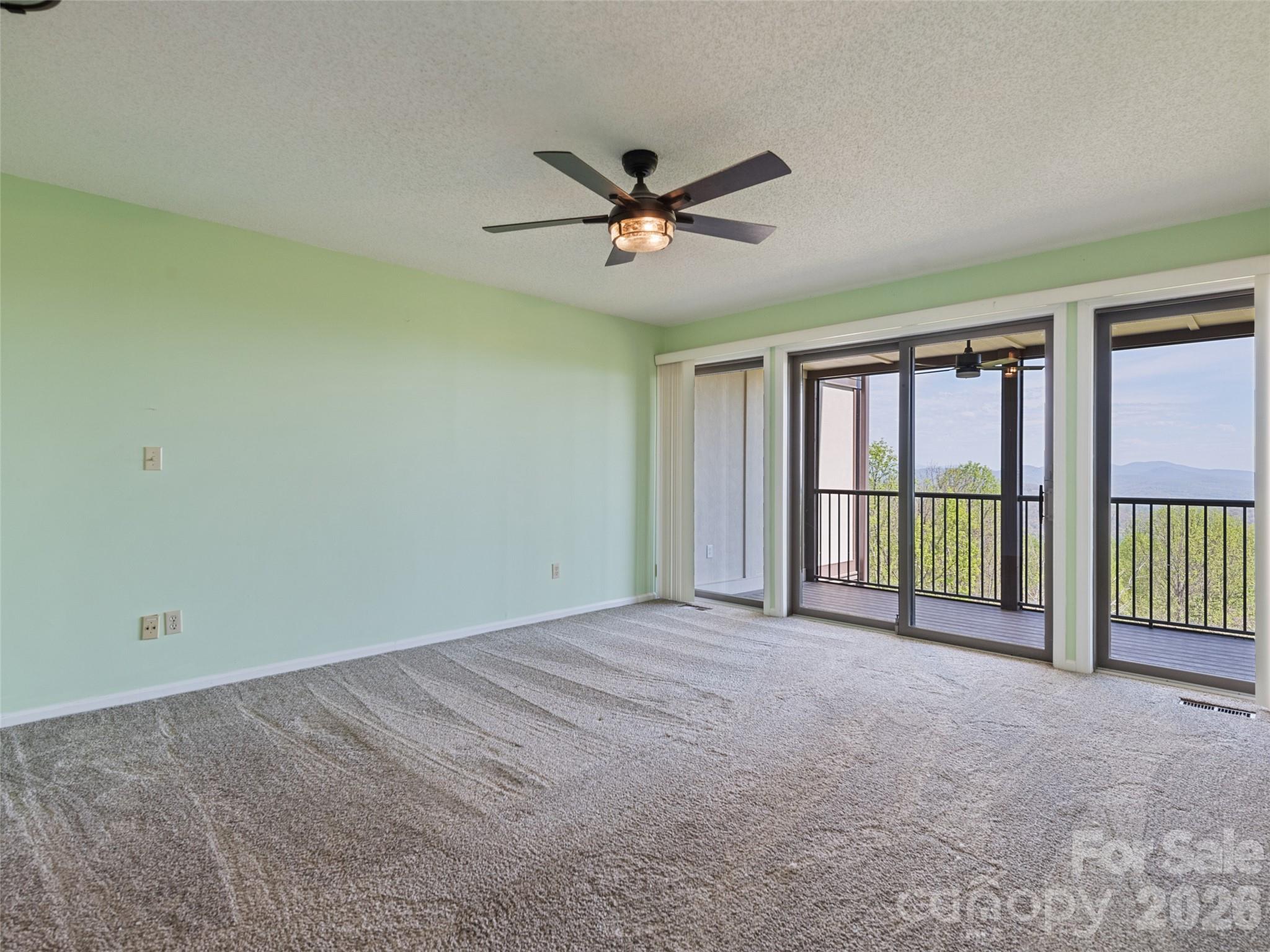 602 Fleetwood Plaza — Hendersonville